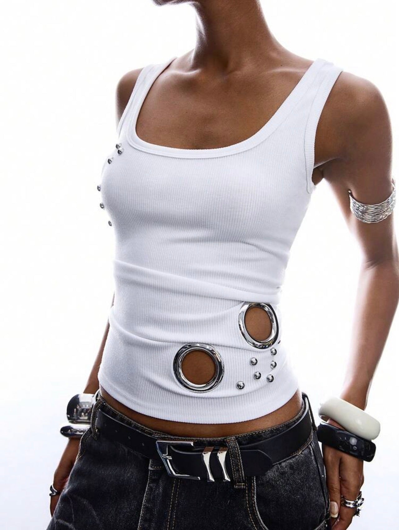 Minimalist Metal-Detail Camisole Tank Top for Women – Casual Summer Sleeveless Top