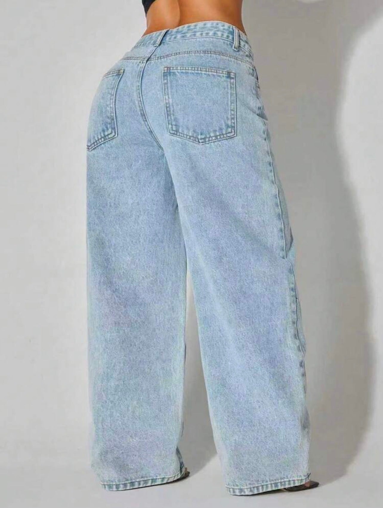 Women’s Low-Waist Wide-Leg Denim Jeans with Slant Pockets – Casual Everyday Wear