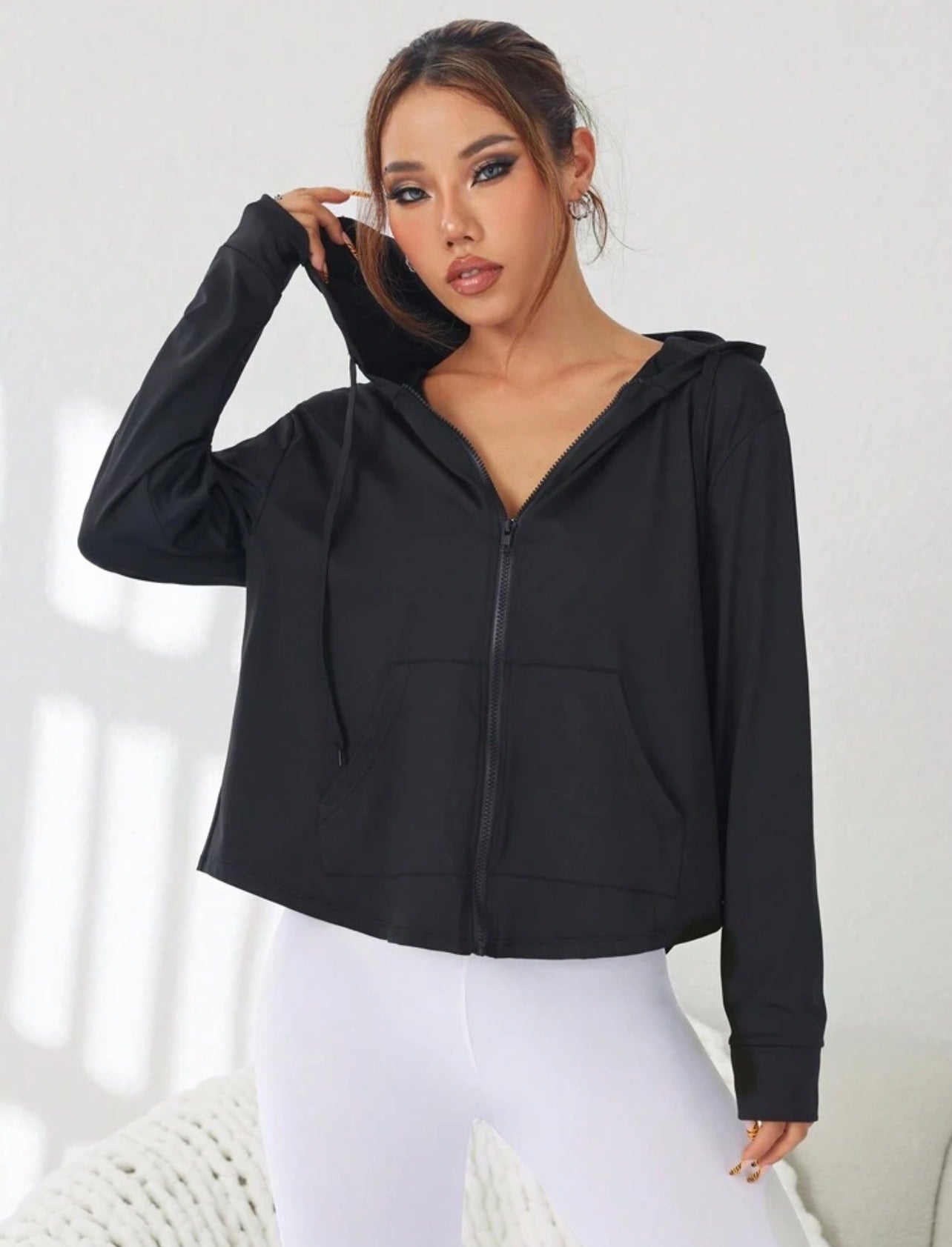 Women’s Hooded Zip-Up Sports Jacket with Contrast Mesh Design