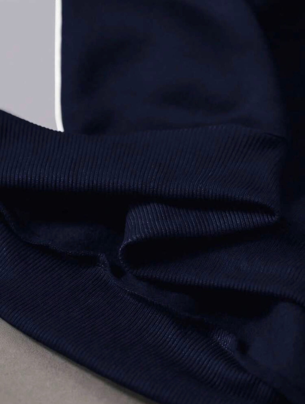 Men’s Contrast Color Long Sleeve Sweatshirt & Sweatpants Two-Piece Set – Casual Cozy Outfit