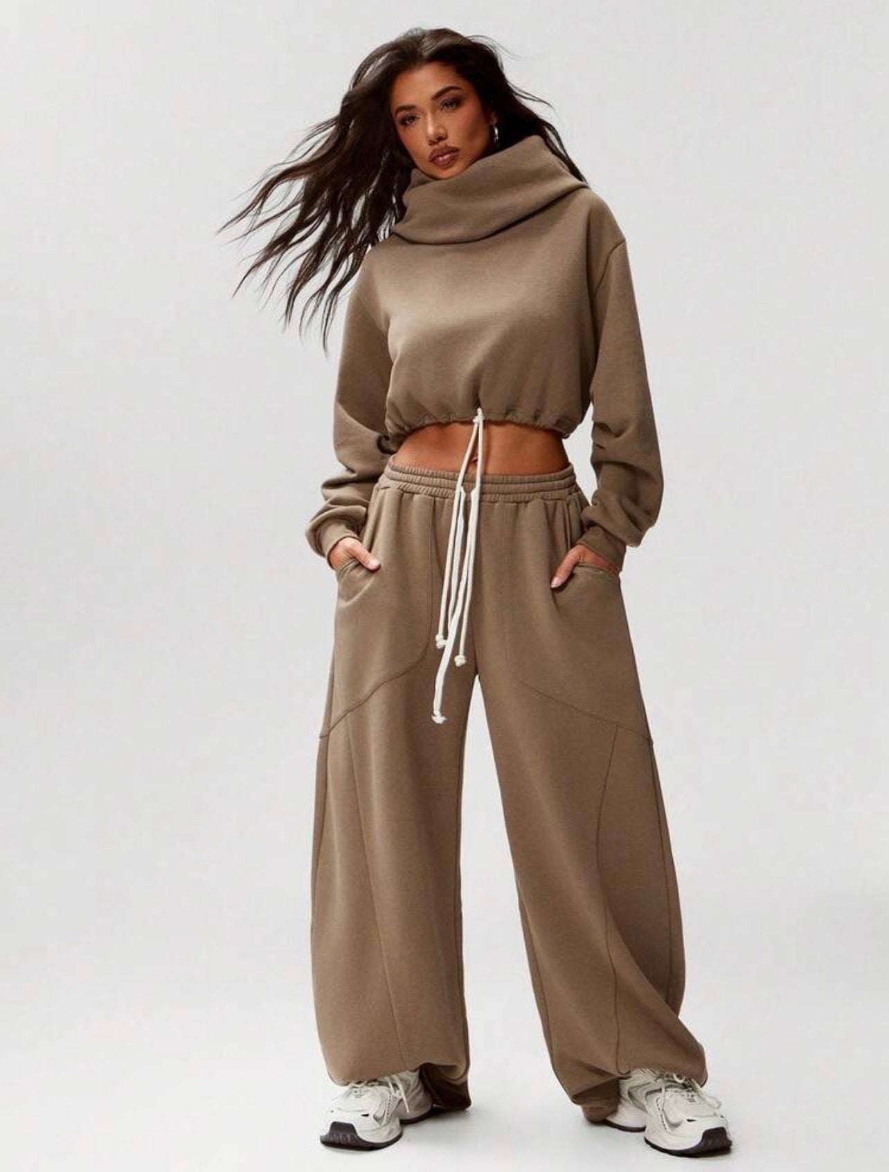 Women’s High Neck Barrel Sleeve Cropped Sweatshirt – Cozy Streetwear Top