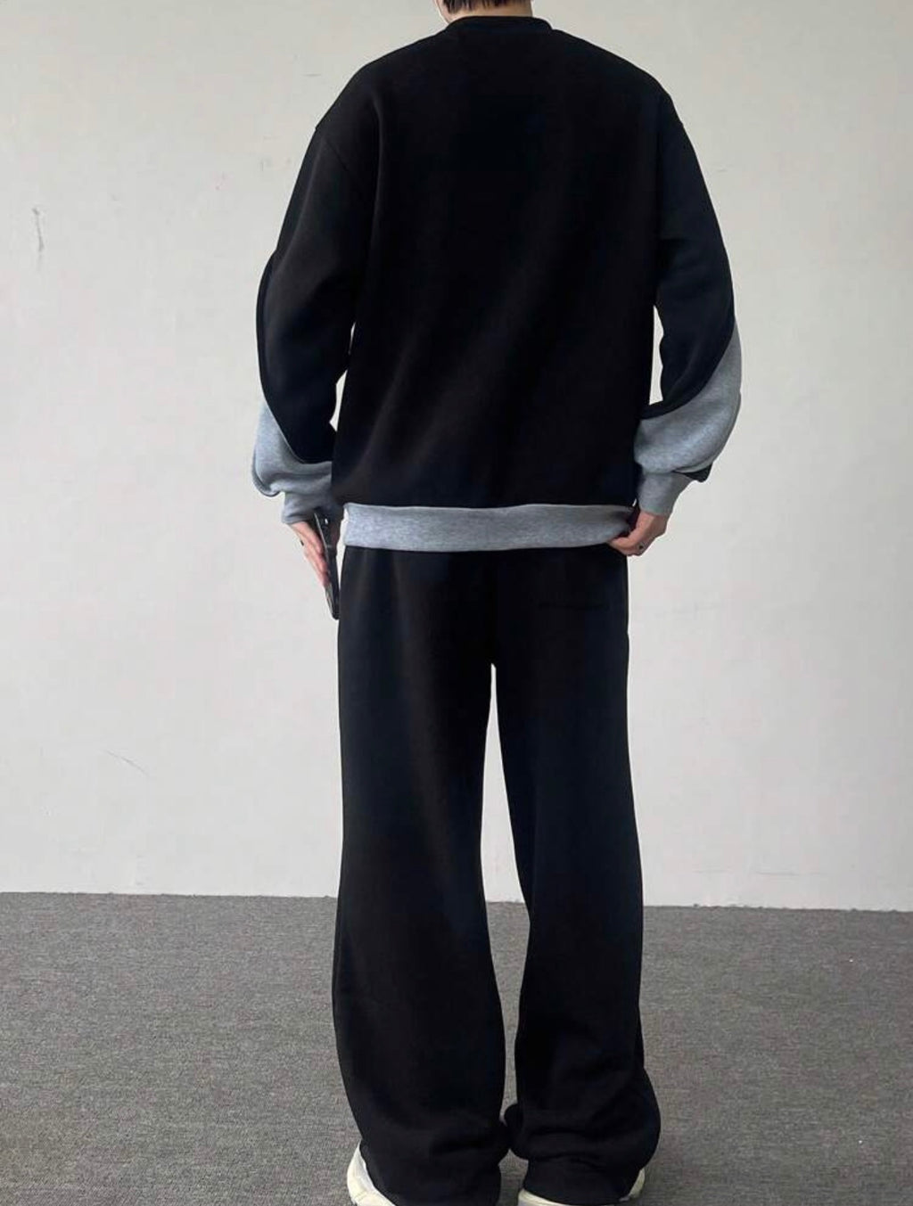 Men’s Contrast Color Long Sleeve Sweatshirt & Sweatpants Two-Piece Set – Casual Cozy Outfit