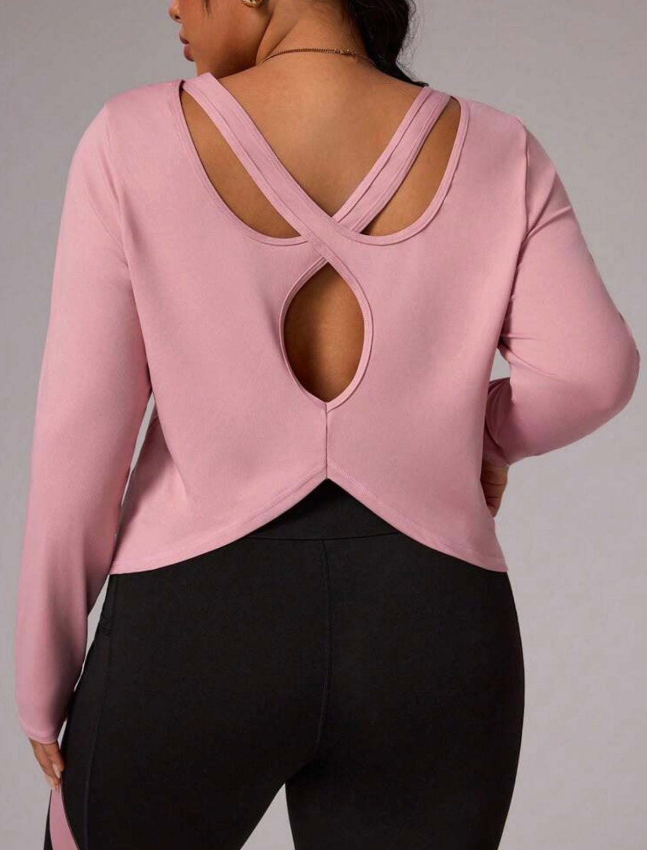 Women’s Plus Size Loose-Fit Long Sleeve Workout Top Set with Back Cutout Design