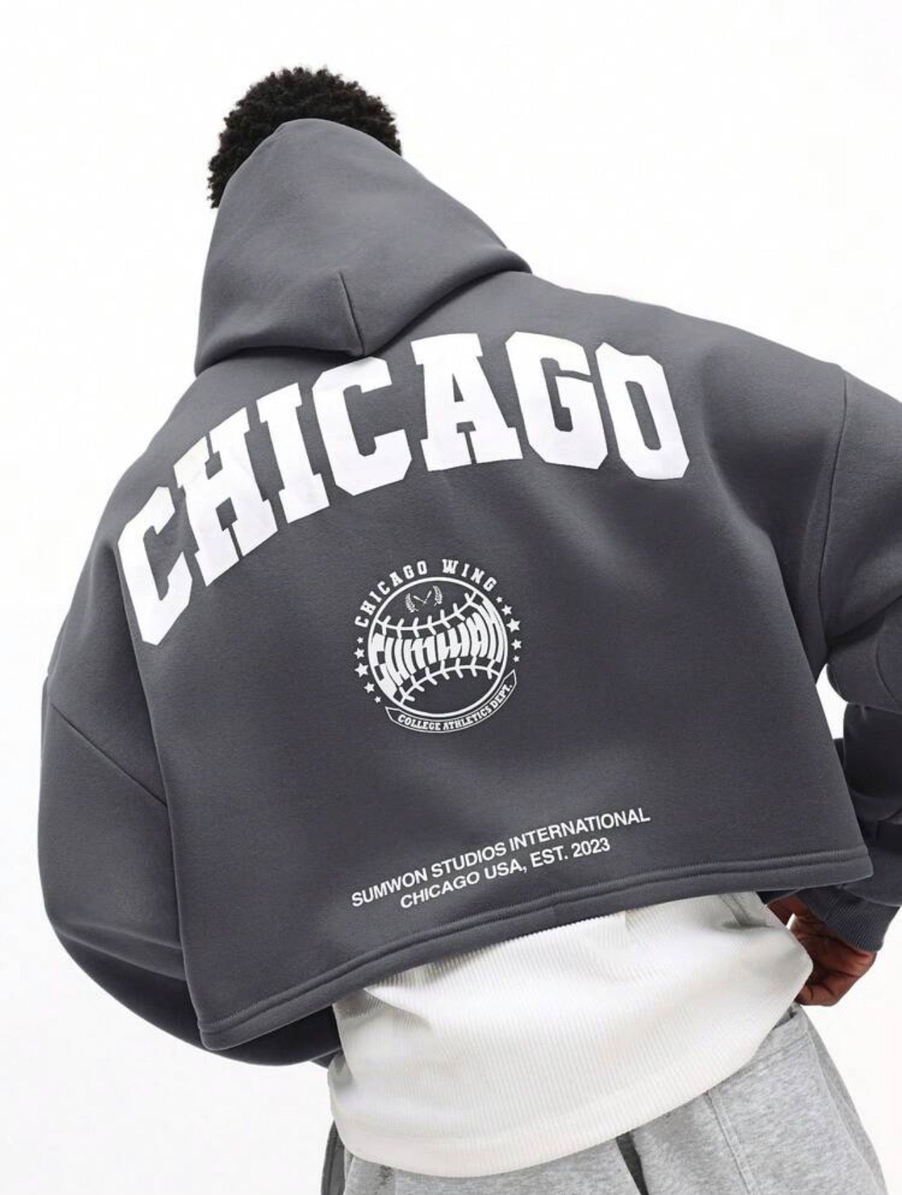 Drop Shoulder Oversized Pullover Hoodie with Embroidered Chicago Logo – Casual Streetwear
