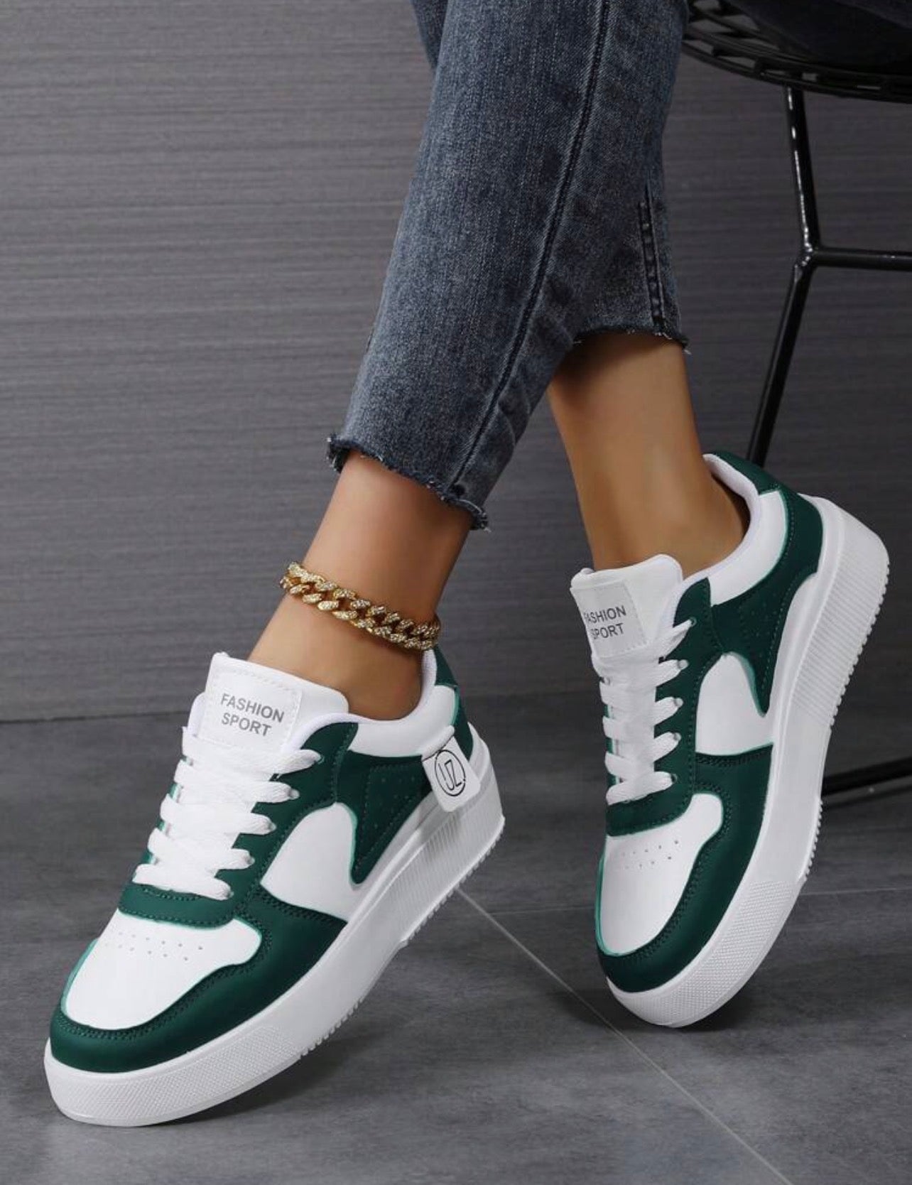 Women’s Lightweight White Casual Sneakers for Everyday Street Style