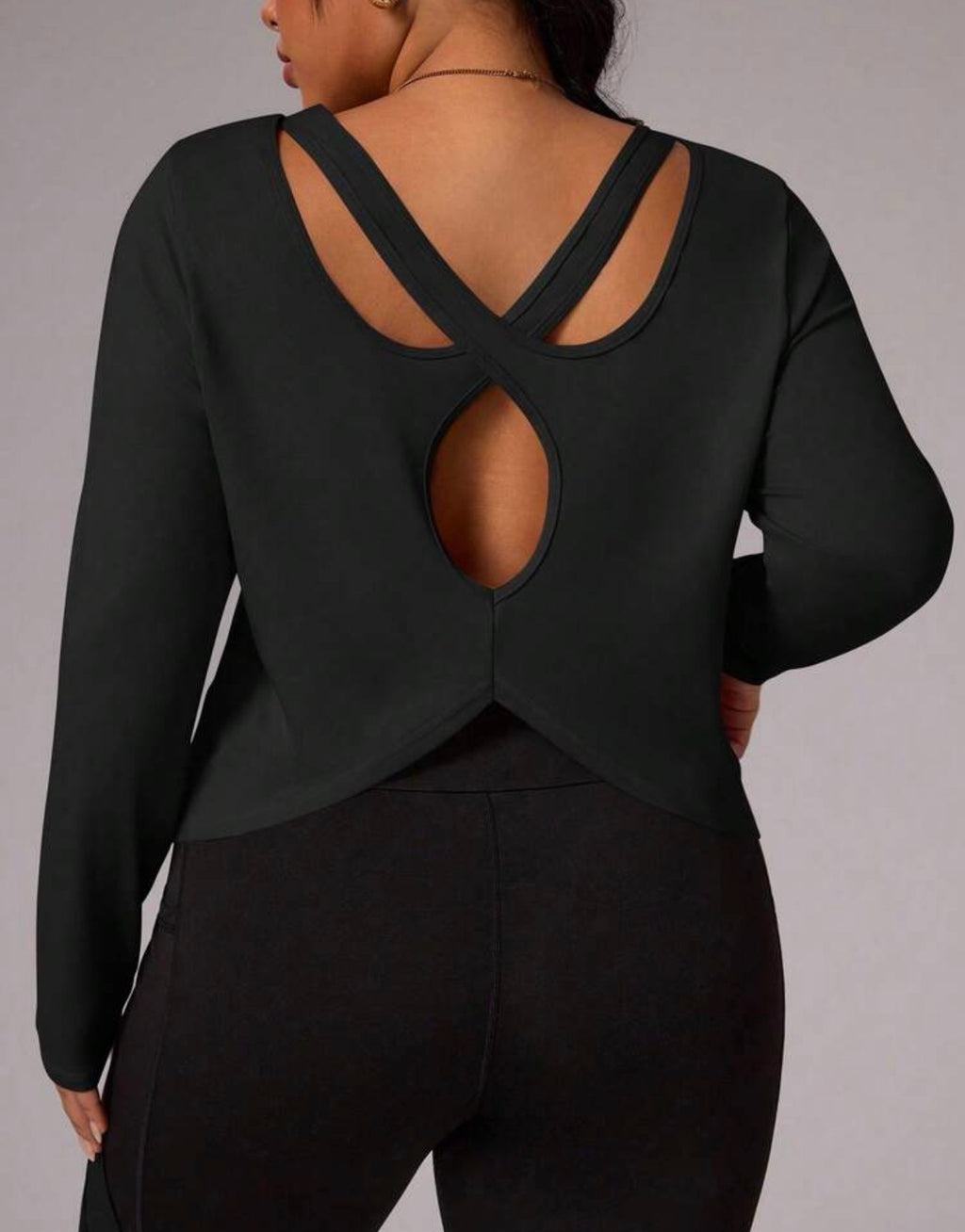 Women’s Plus Size Loose-Fit Long Sleeve Workout Top Set with Back Cutout Design