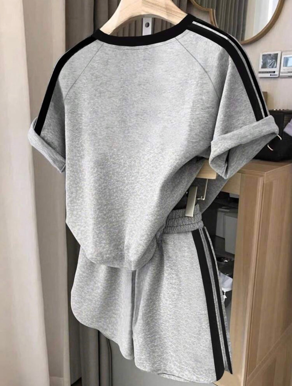 Women’s Colorblock Striped T-Shirt & Shorts Two-Piece Sporty Set