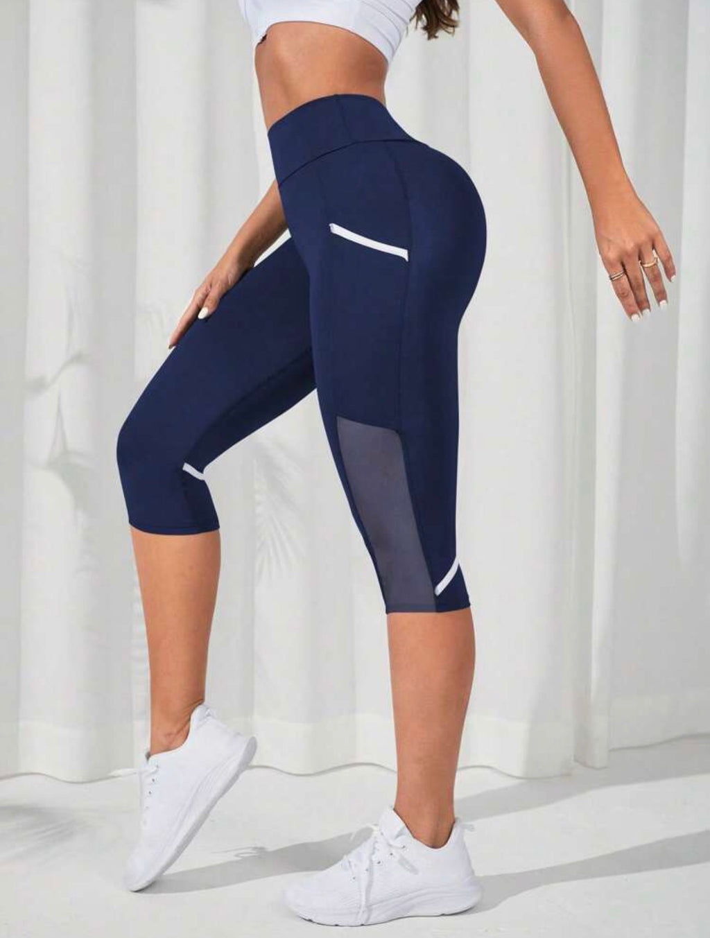Women’s Contrast Mesh Capri Sports Leggings for Yoga & Workout