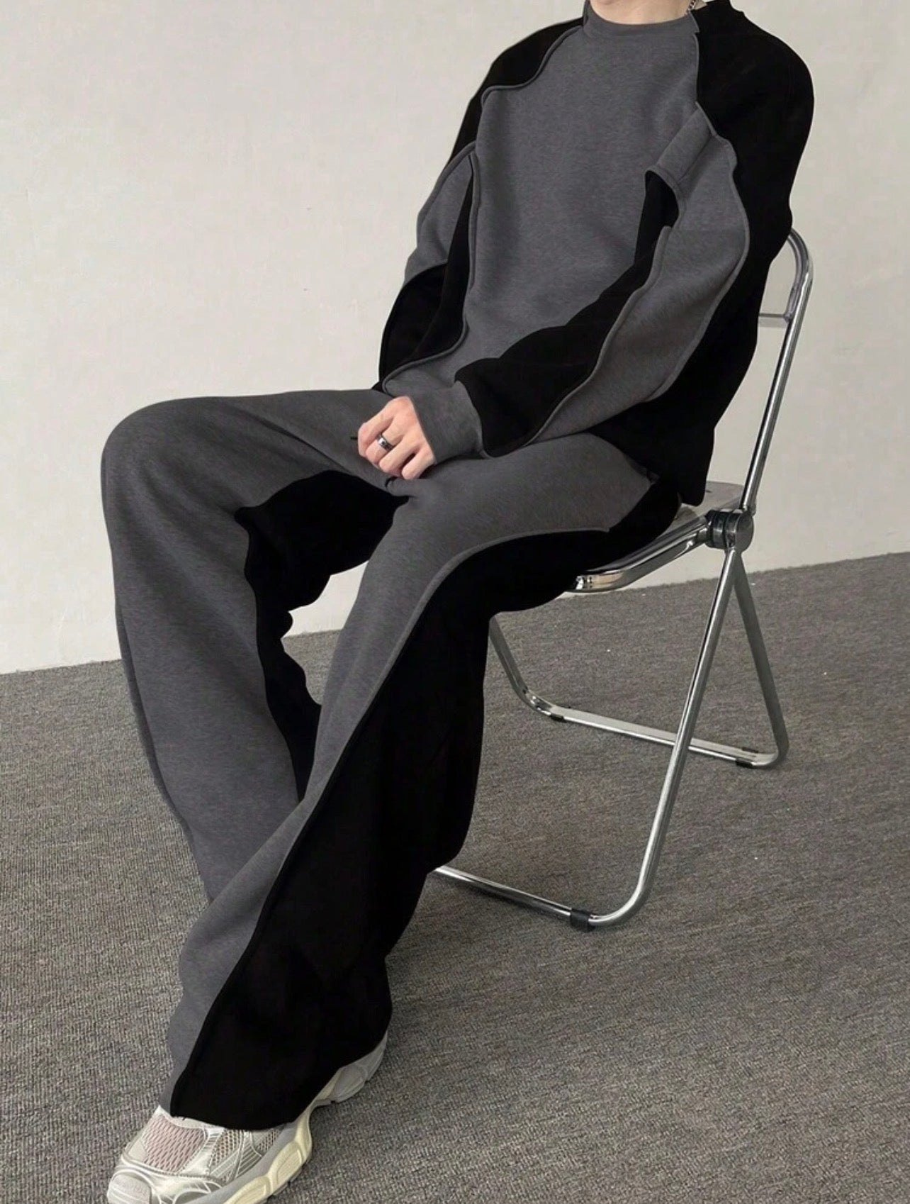 Men’s Contrast Color Long Sleeve Sweatshirt & Sweatpants Two-Piece Set – Casual Cozy Outfit