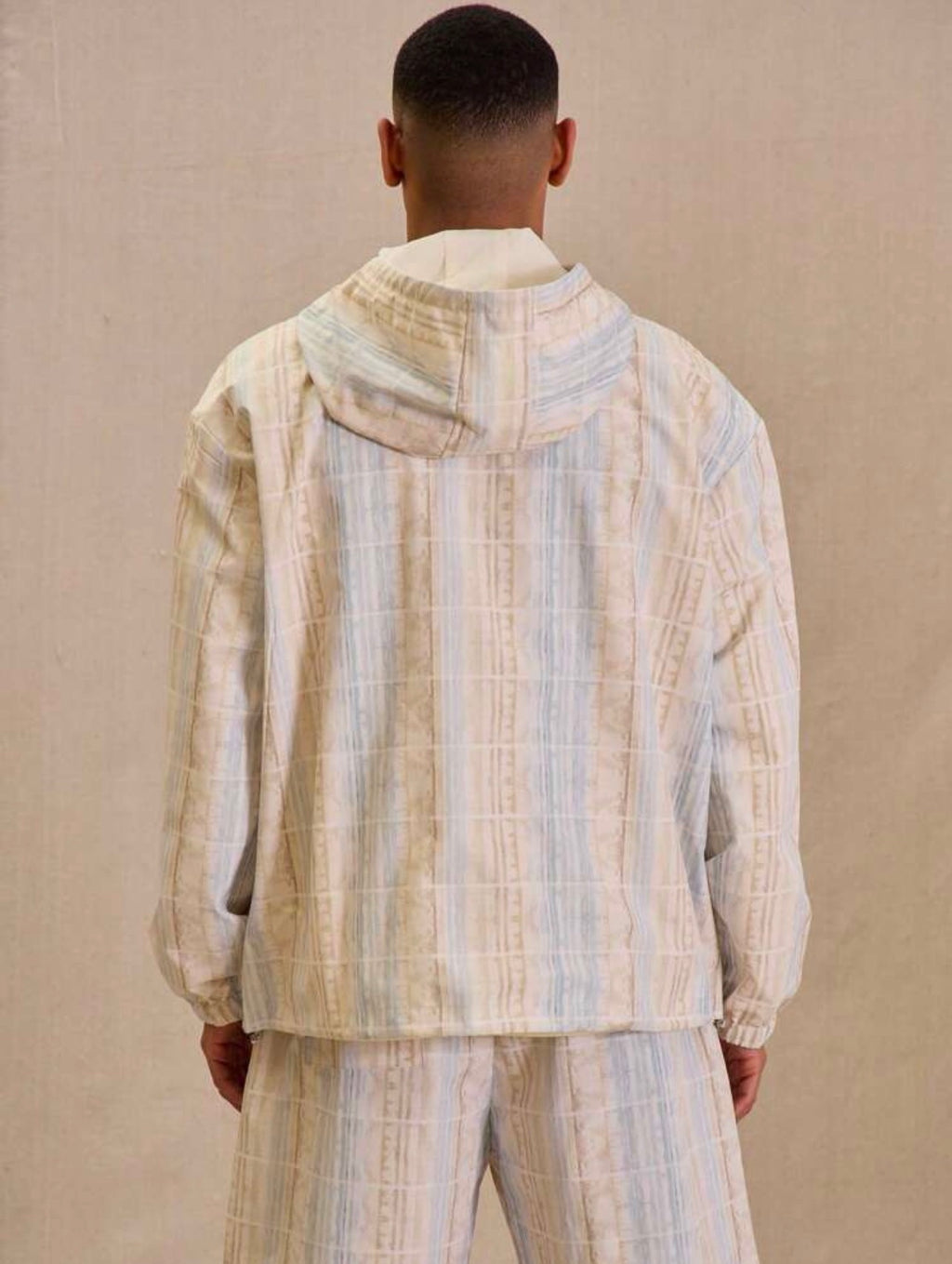 Men’s Abstract Print Hooded Shell Jacket – Relaxed Fit Outerwear