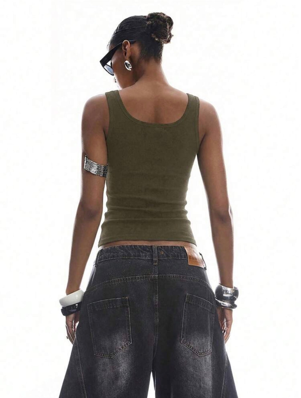 Minimalist Metal-Detail Camisole Tank Top for Women – Casual Summer Sleeveless Top