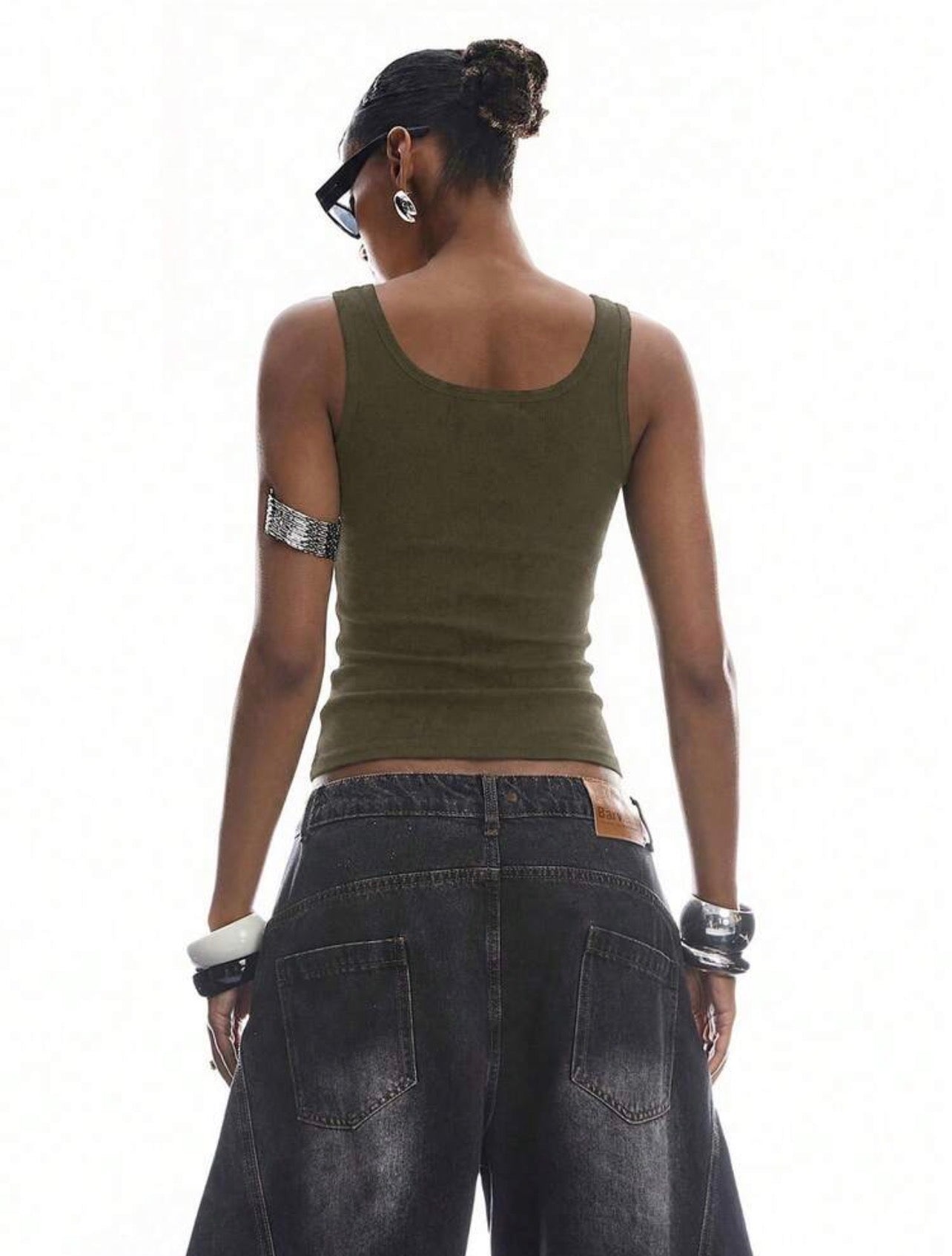 Minimalist Metal-Detail Camisole Tank Top for Women – Casual Summer Sleeveless Top