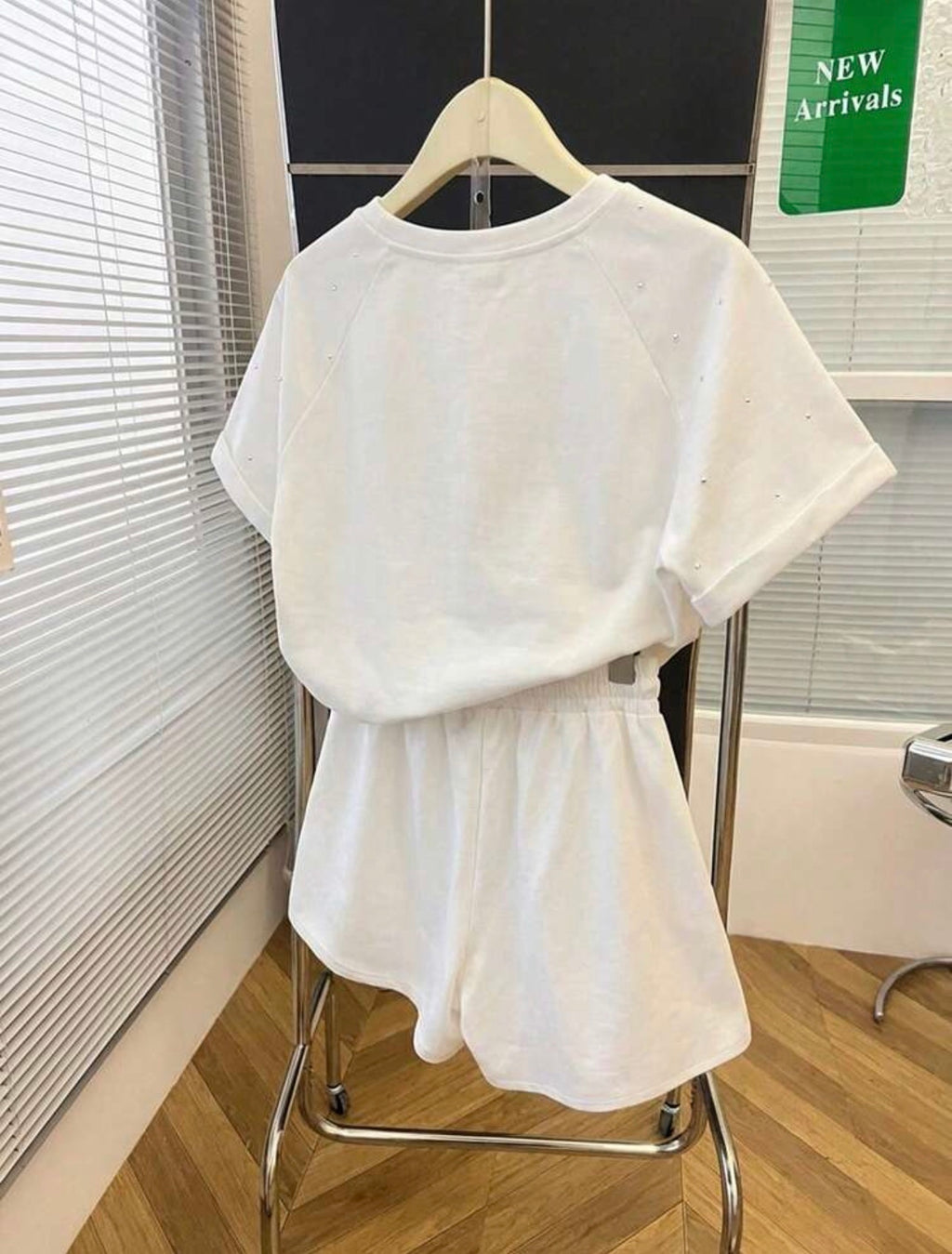 Women’s Rhinestone Decor Loose Fit T-Shirt & Shorts Two-Piece Set – Casual Sport Outfit