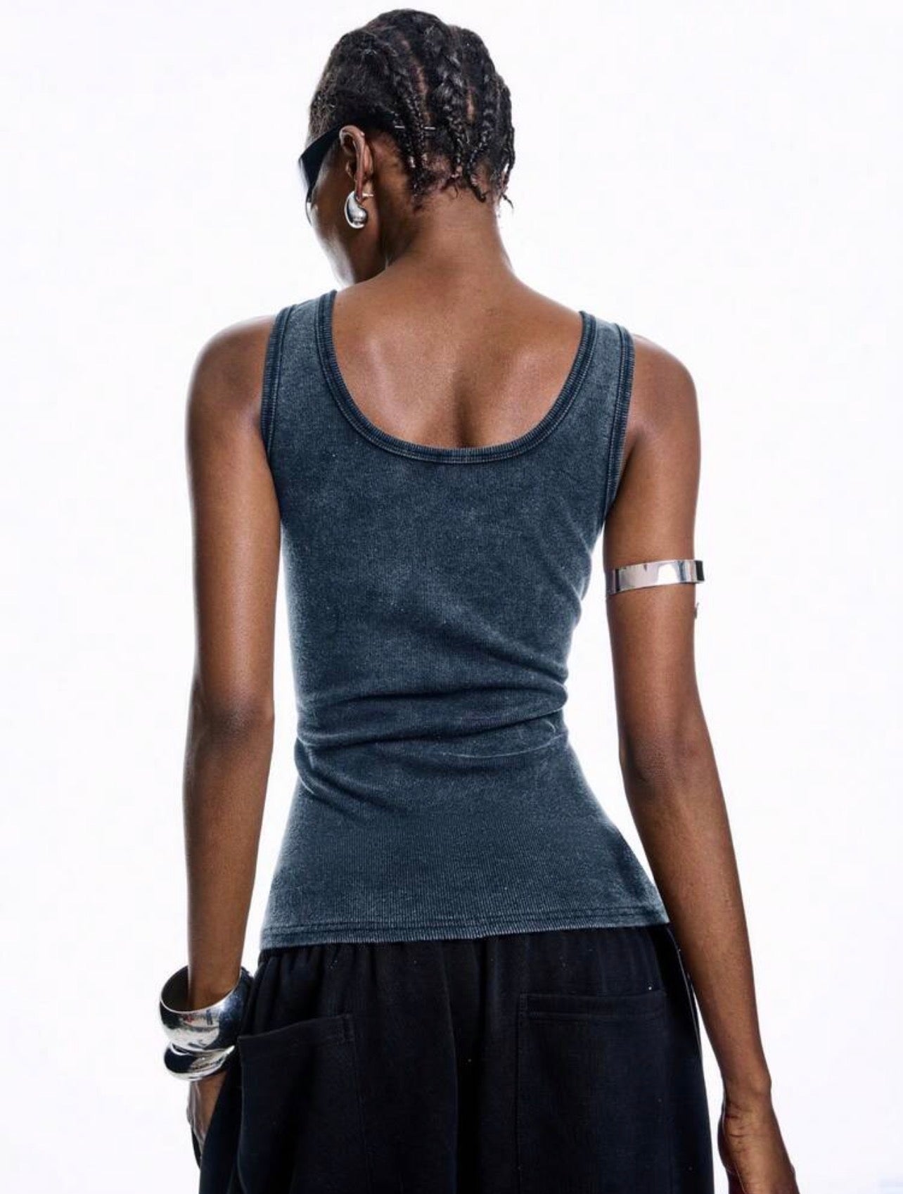 Minimalist Metal-Detail Camisole Tank Top for Women – Casual Summer Sleeveless Top