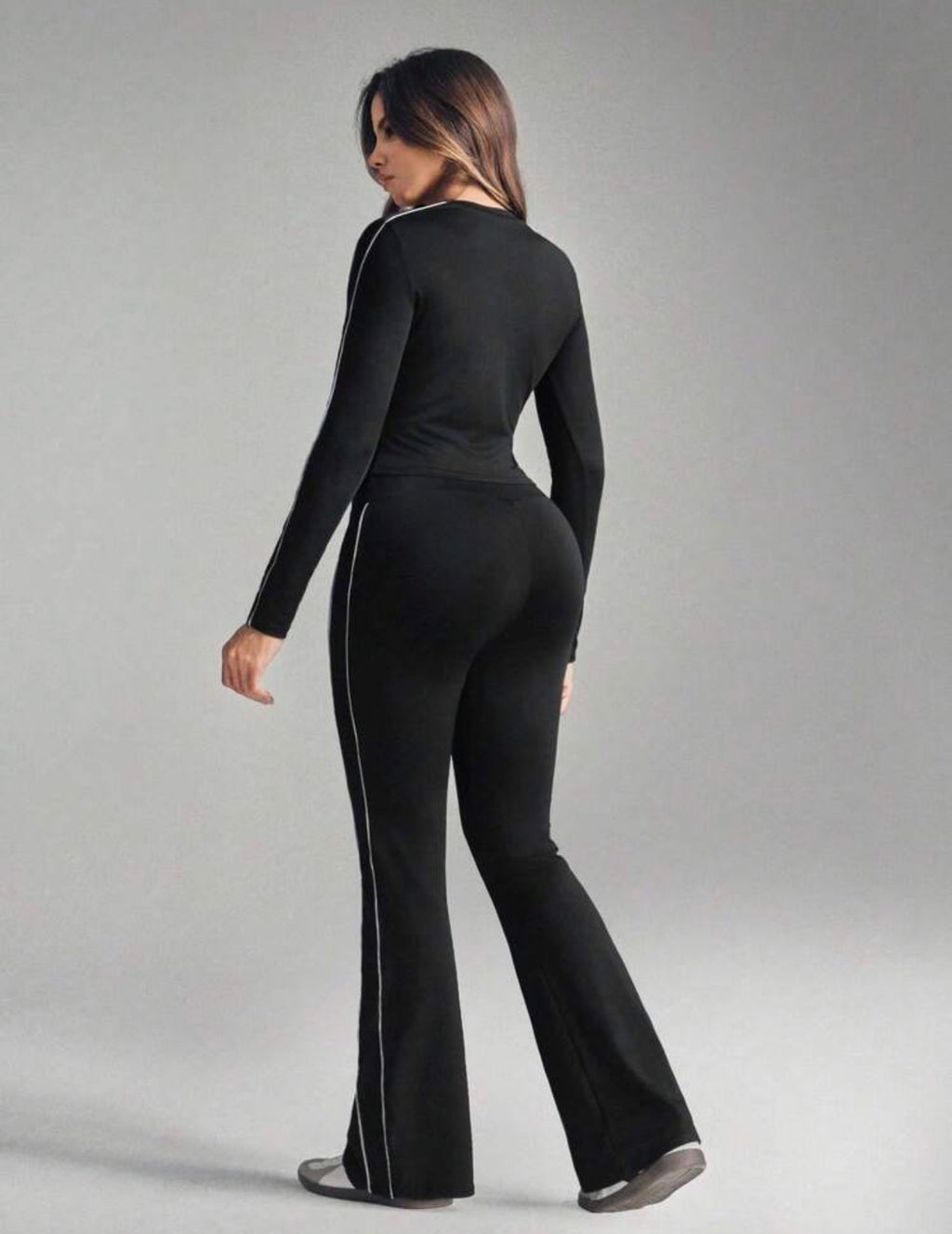 Women’s Plus Size Black & White Long Sleeve Yoga Workout Set