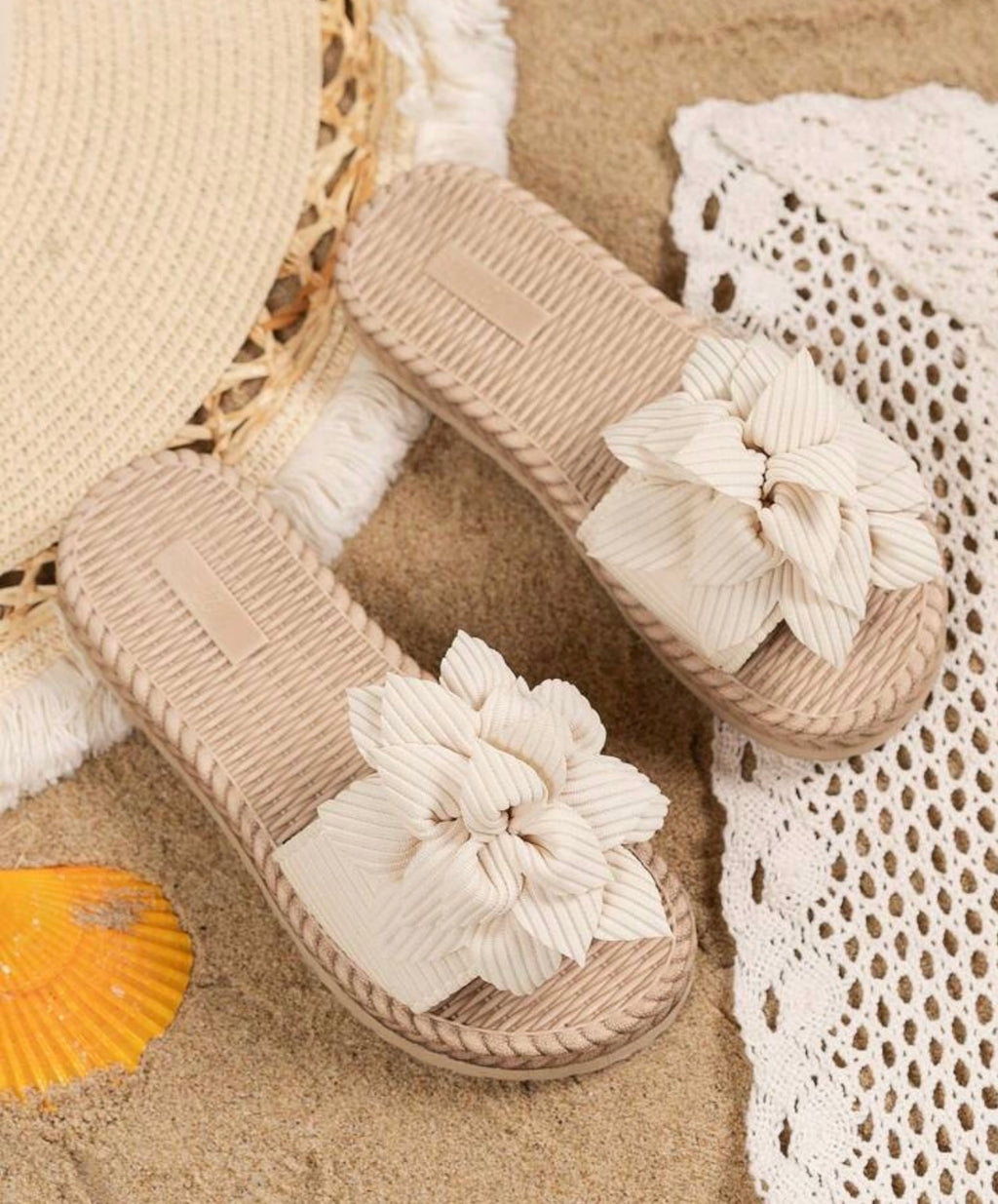 Girls’ Lightweight Bowknot Beach Slippers with Simple Stylish Design