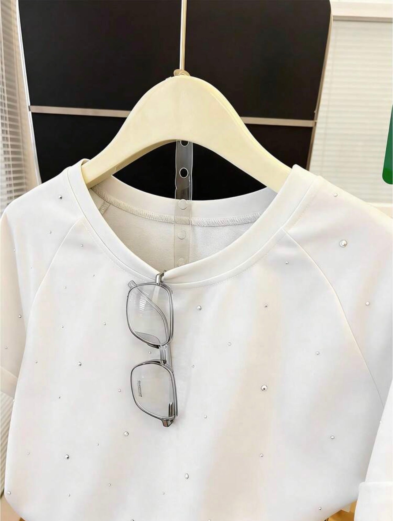 Women’s Rhinestone Decor Loose Fit T-Shirt & Shorts Two-Piece Set – Casual Sport Outfit