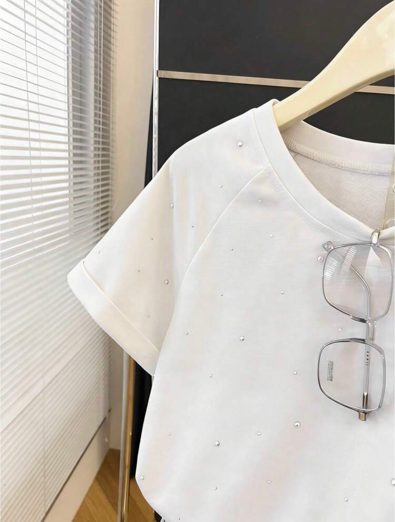 Women’s Rhinestone Decor Loose Fit T-Shirt & Shorts Two-Piece Set – Casual Sport Outfit