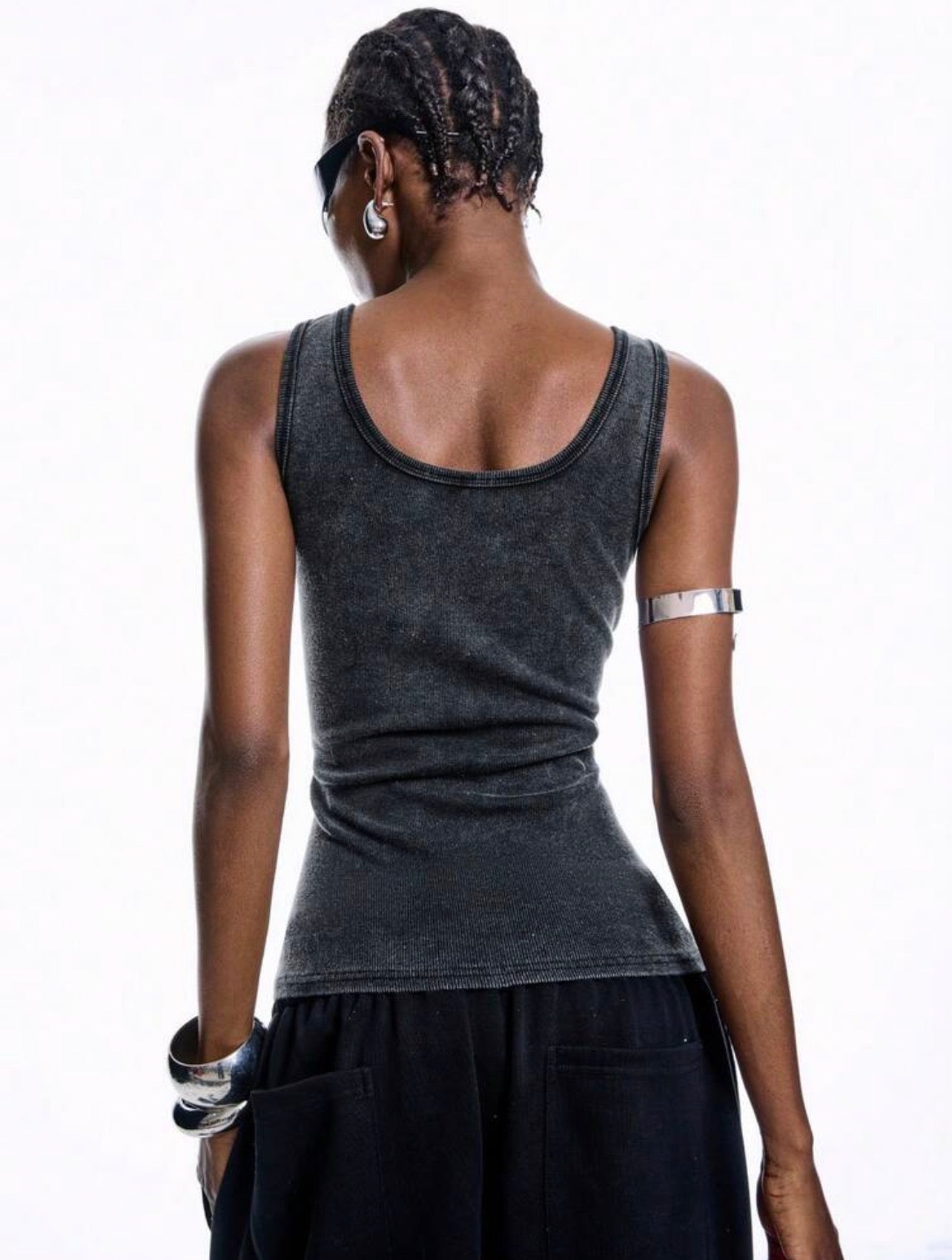 Minimalist Metal-Detail Camisole Tank Top for Women – Casual Summer Sleeveless Top