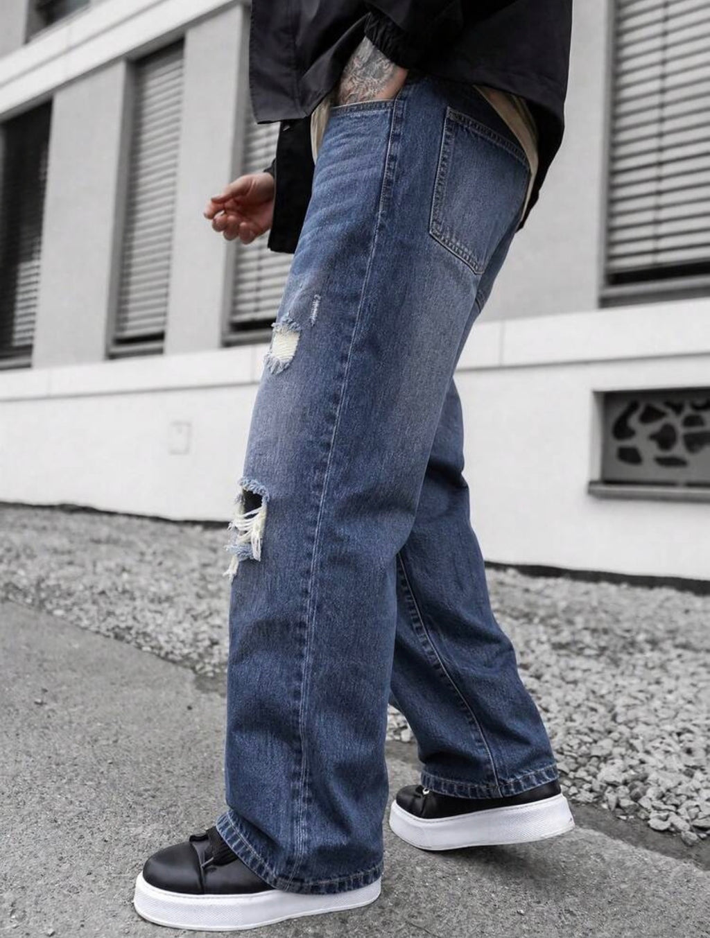 Men’s Distressed Wide Leg Jeans – Youthful Streetwear Denim Pants