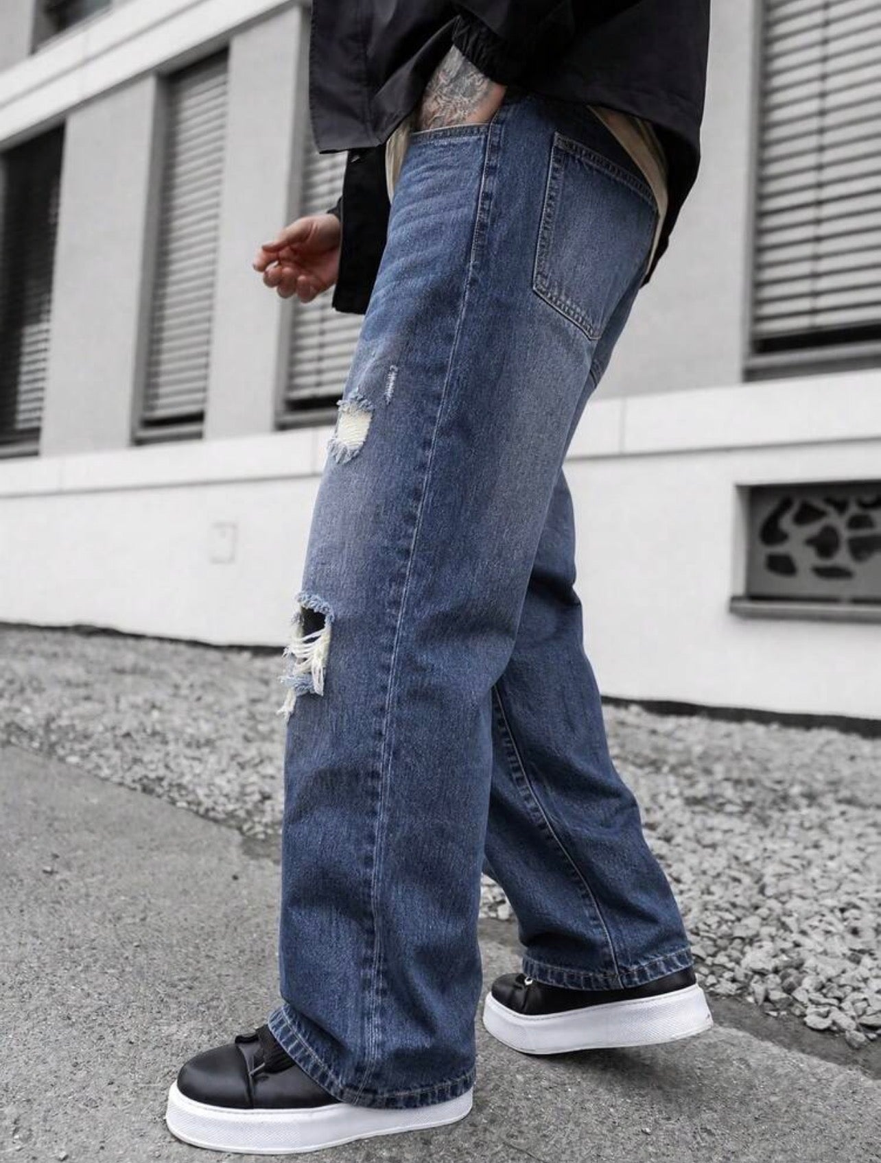 Men’s Distressed Wide Leg Jeans – Youthful Streetwear Denim Pants
