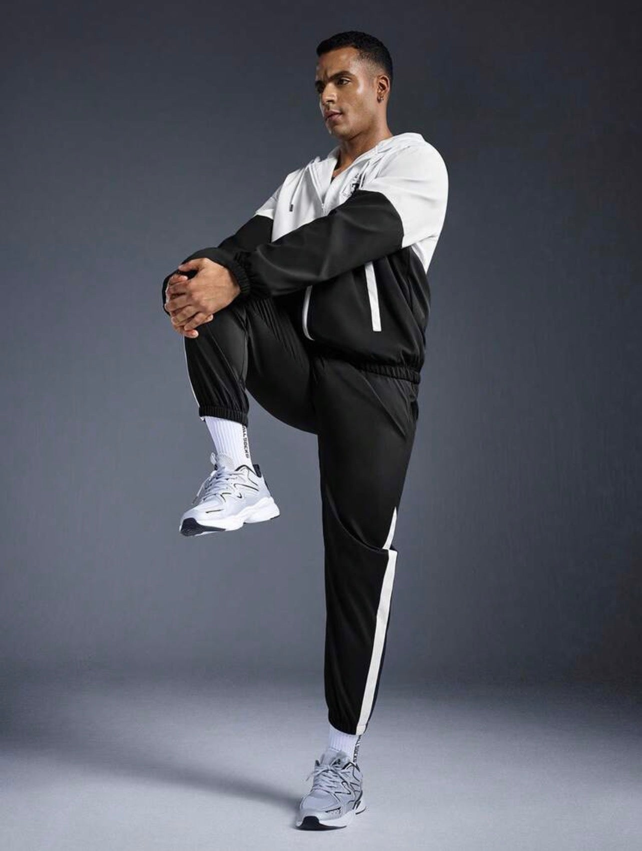 Men’s Contrast Color Splice Hooded Tracksuit Set – Two-Piece Athleisure Sportswear Outfit