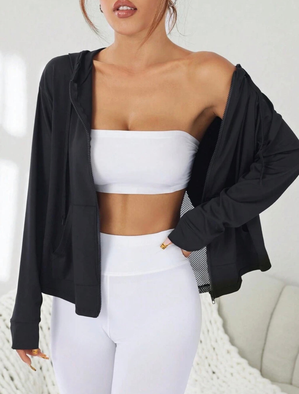 Women’s Hooded Zip-Up Sports Jacket with Contrast Mesh Design