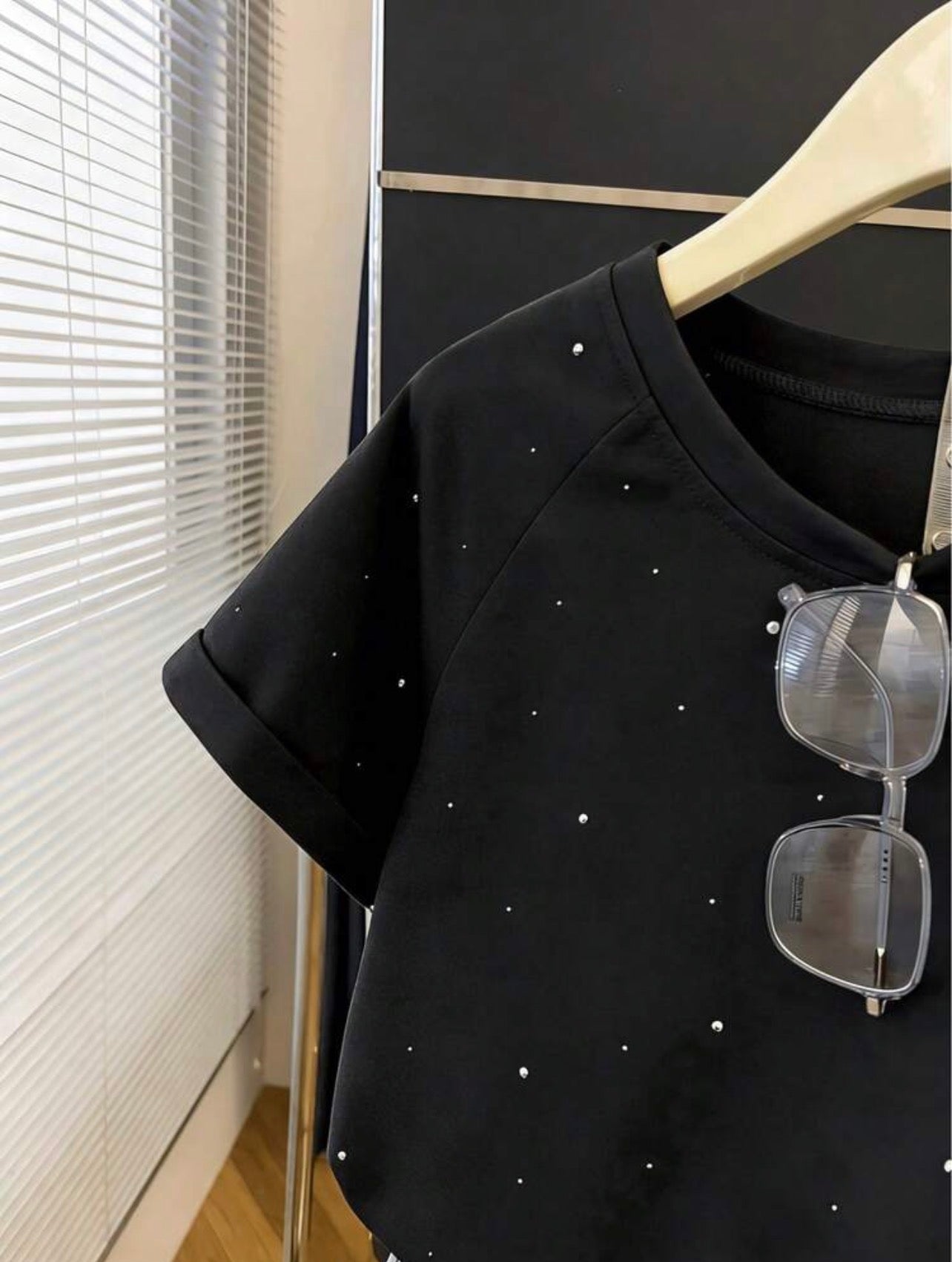 Women’s Rhinestone Decor Loose Fit T-Shirt & Shorts Two-Piece Set – Casual Sport Outfit