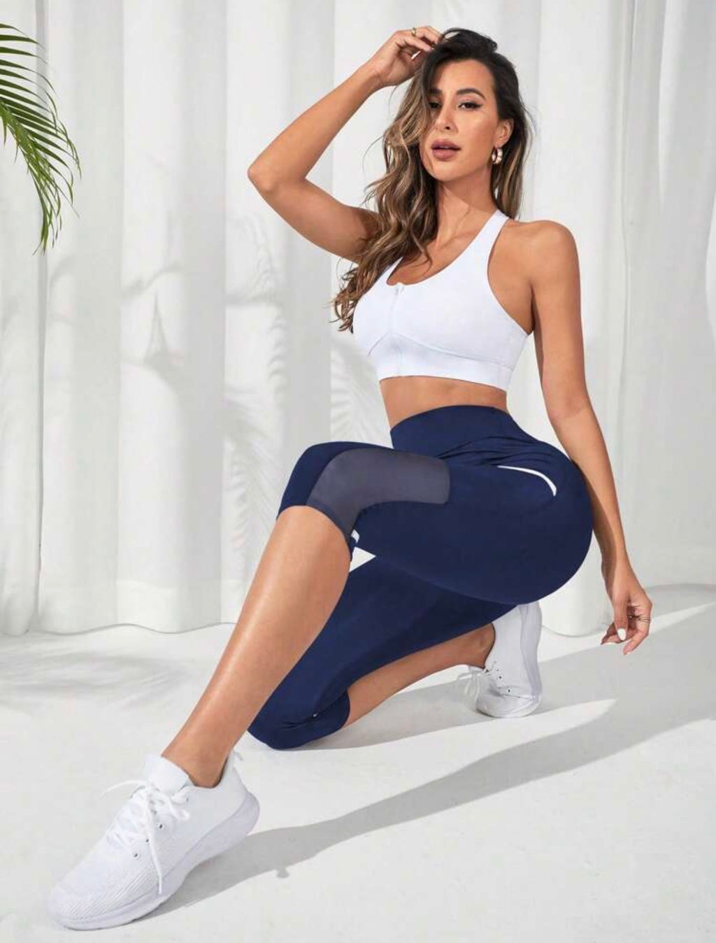 Women’s Contrast Mesh Capri Sports Leggings for Yoga & Workout