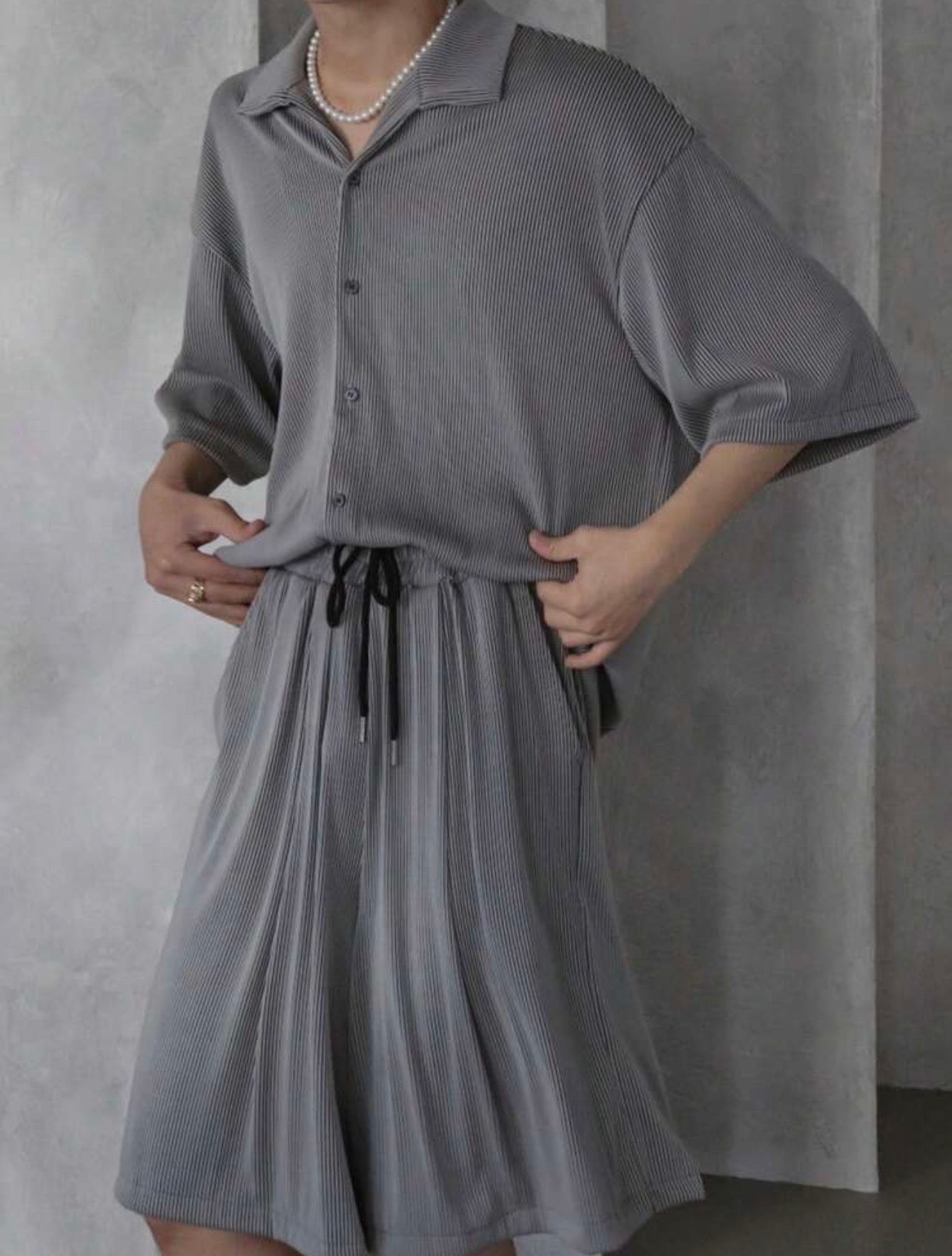 Men’s Grey Textured Fabric Short Sleeve Shirt & Shorts Two-Piece Set – Casual Summer Outfit