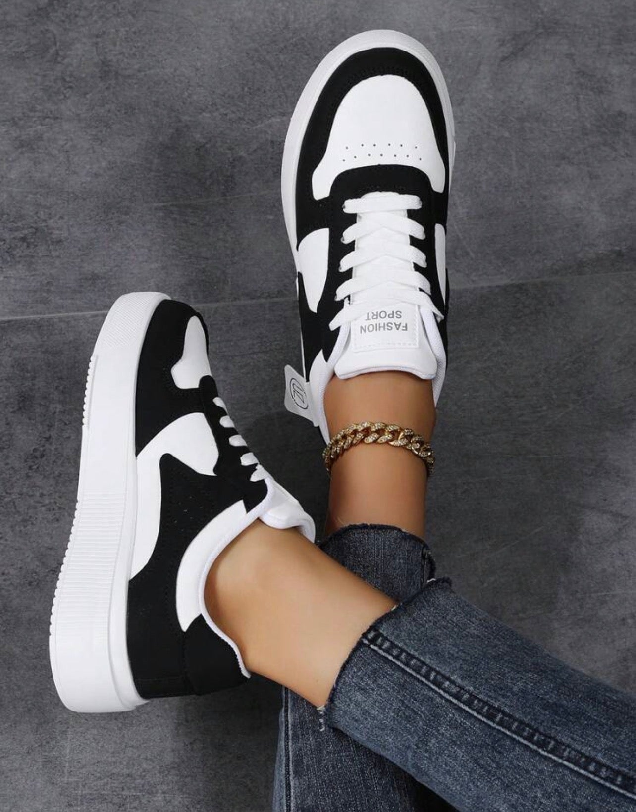 Women’s Lightweight White Casual Sneakers for Everyday Street Style