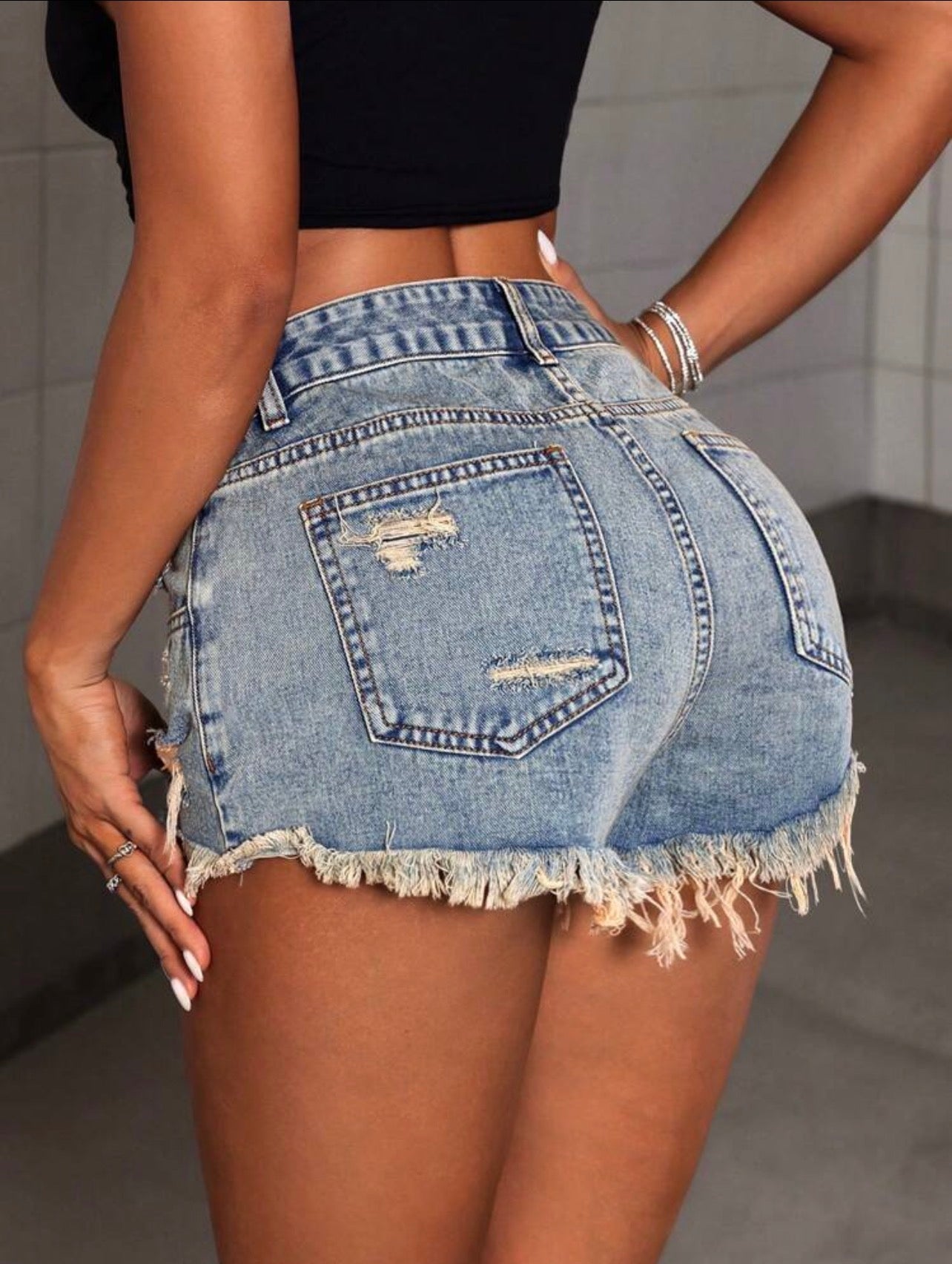 Women’s Simple Fashion Denim Shorts – Casual Summer Wear