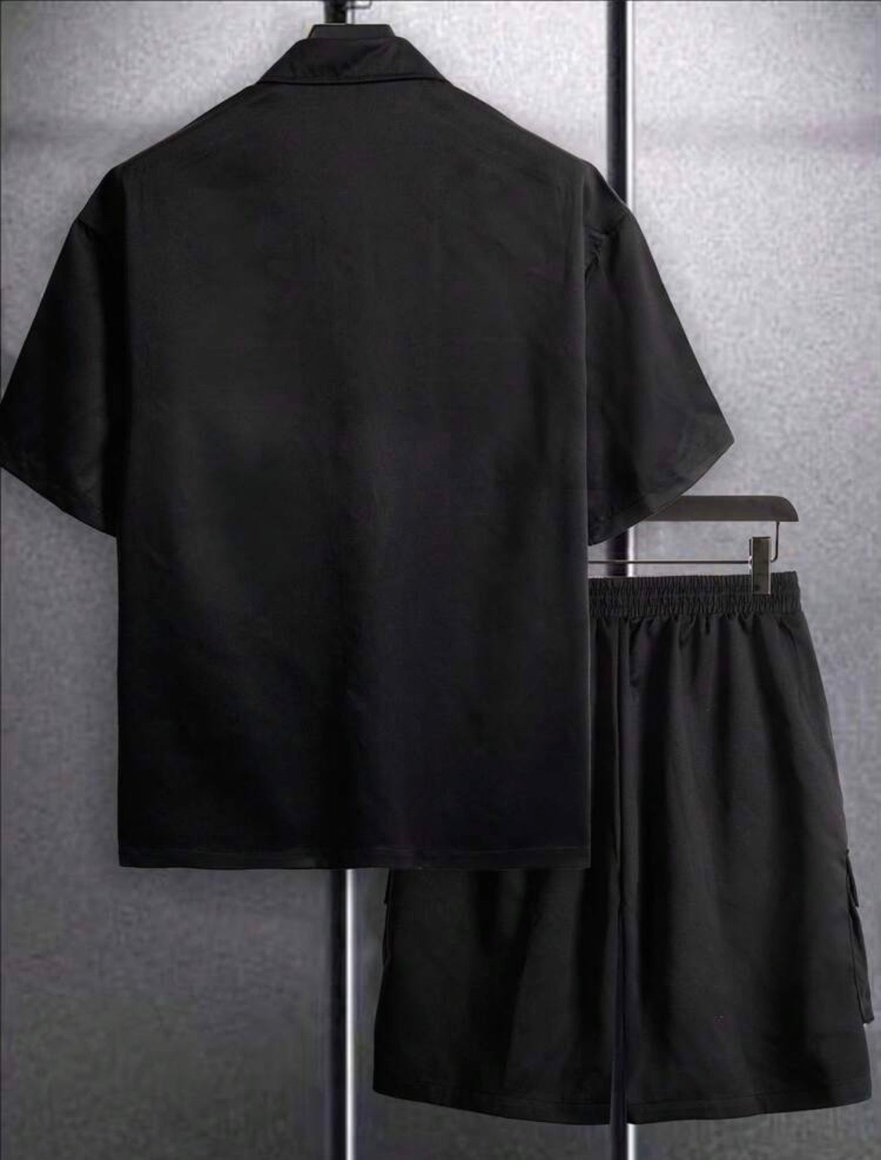Men’s Short Sleeve Shirt & Shorts Two-Piece Set – Streetwear Outfit with Patch Detail