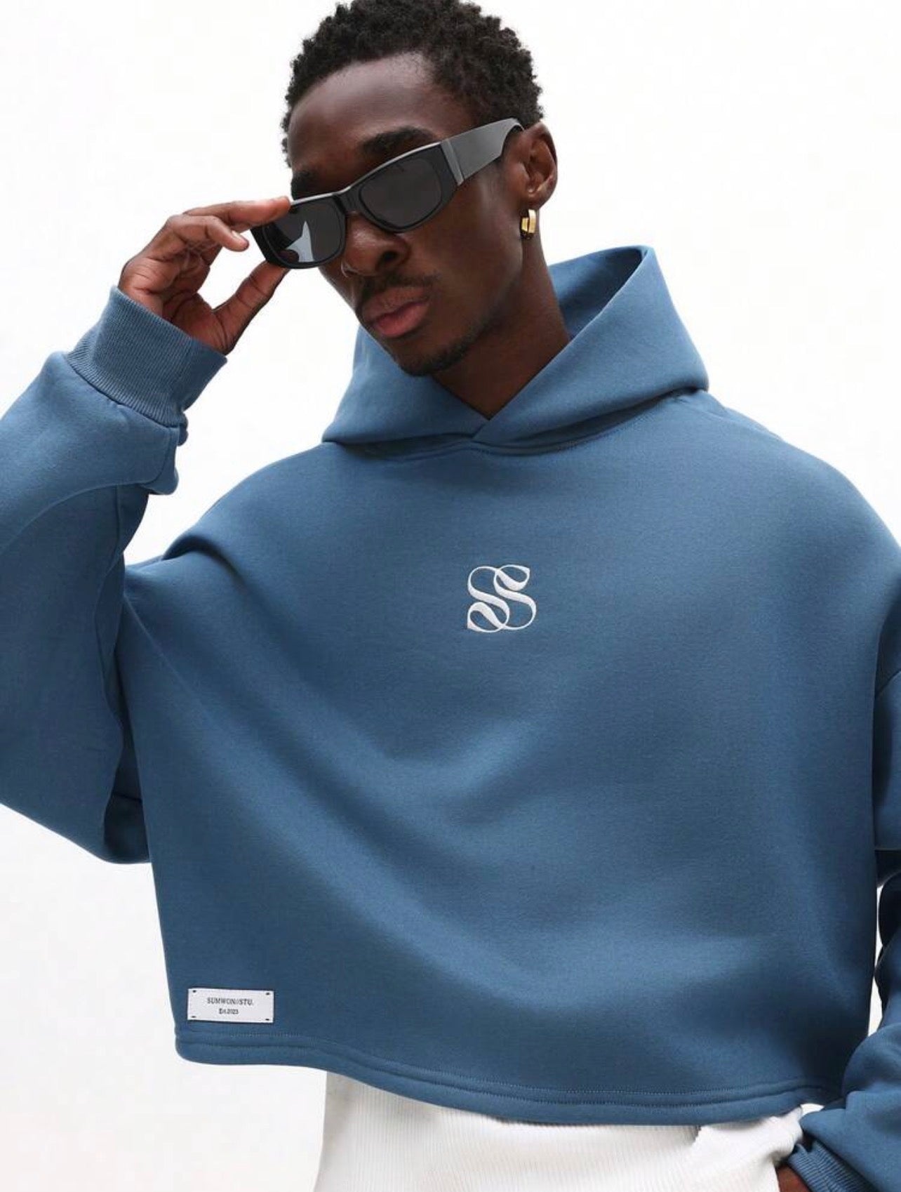Drop Shoulder Oversized Pullover Hoodie with Embroidered Chicago Logo – Casual Streetwear