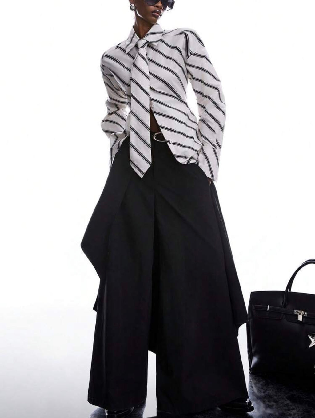 Women’s Minimalist Blue Striped Button-Front Long Sleeve Shirt – Casual Commuter Blouse