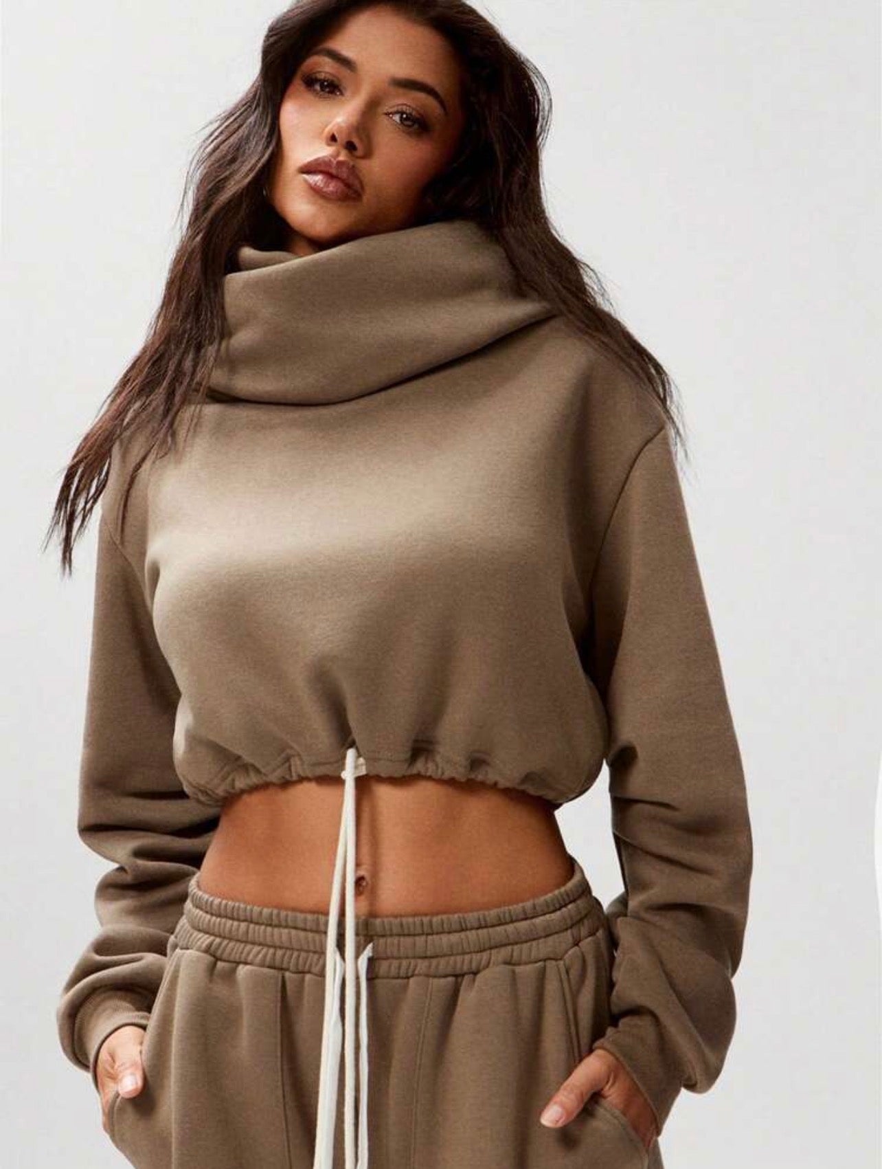 Women’s High Neck Barrel Sleeve Cropped Sweatshirt – Cozy Streetwear Top