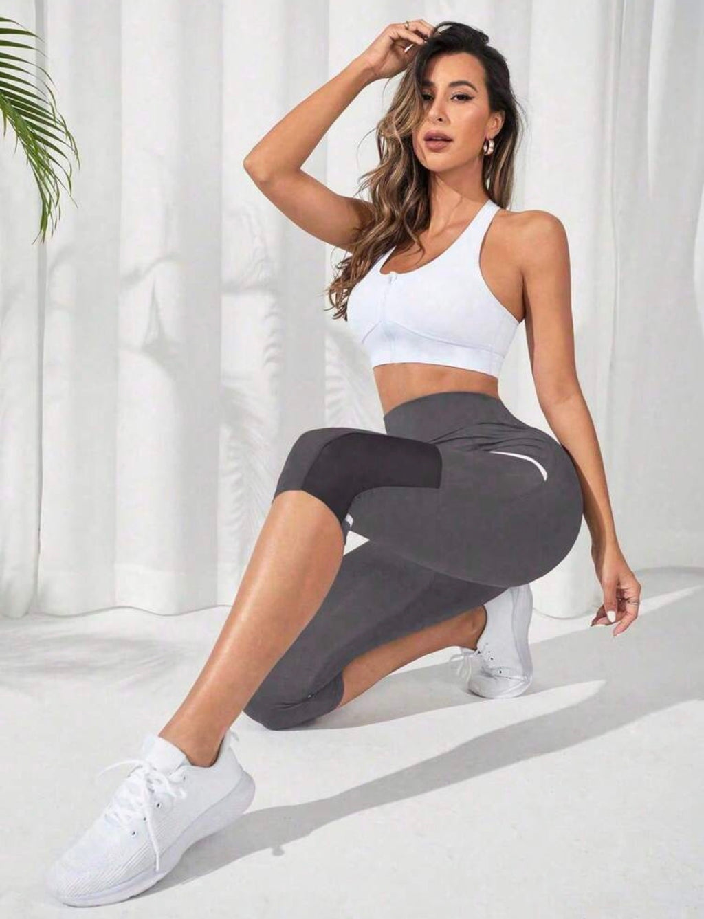 Women’s Contrast Mesh Capri Sports Leggings for Yoga & Workout