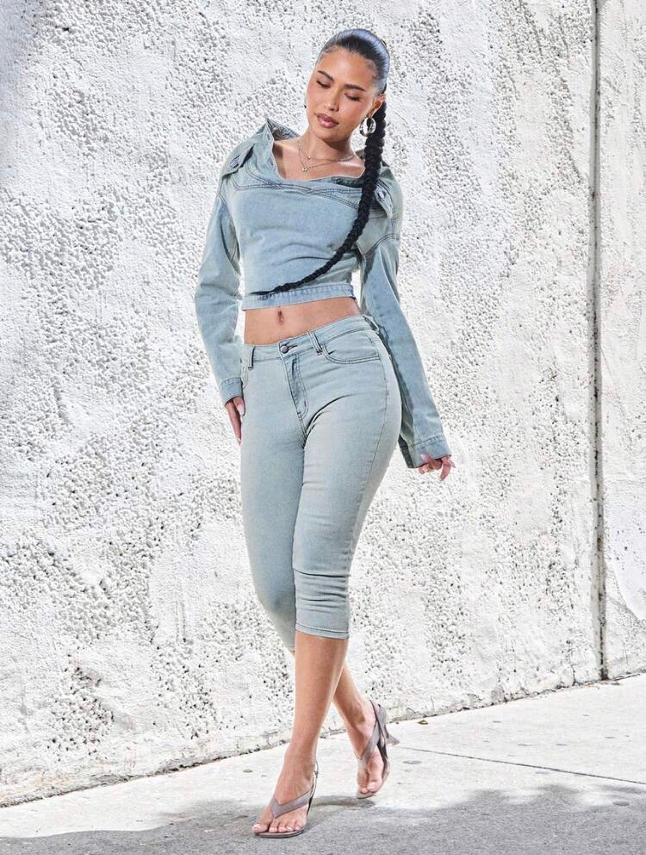 High Stretch Knit Denim Capri Pants for Women – Stylish Capri Jeans