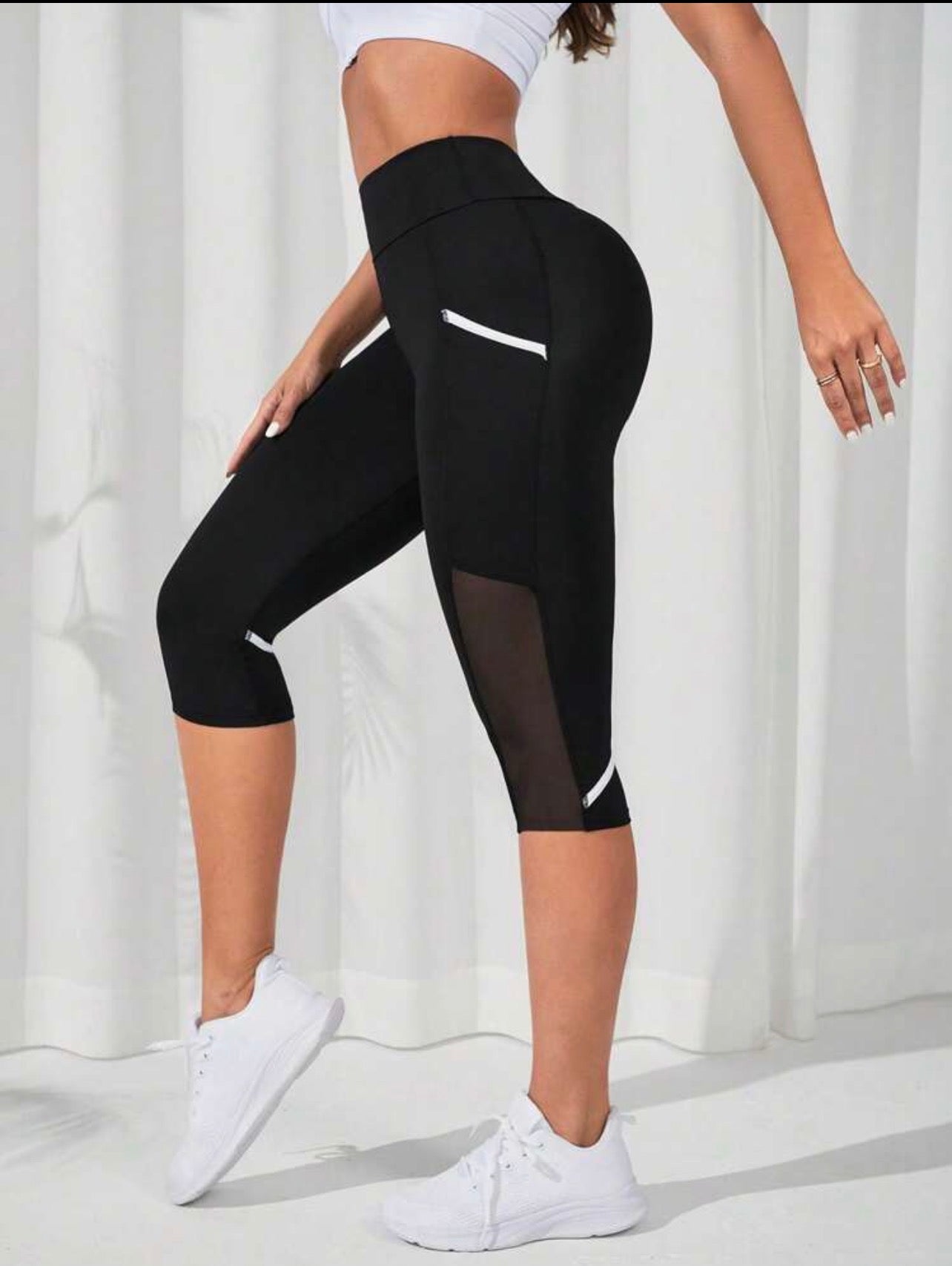 Women’s Contrast Mesh Capri Sports Leggings for Yoga & Workout