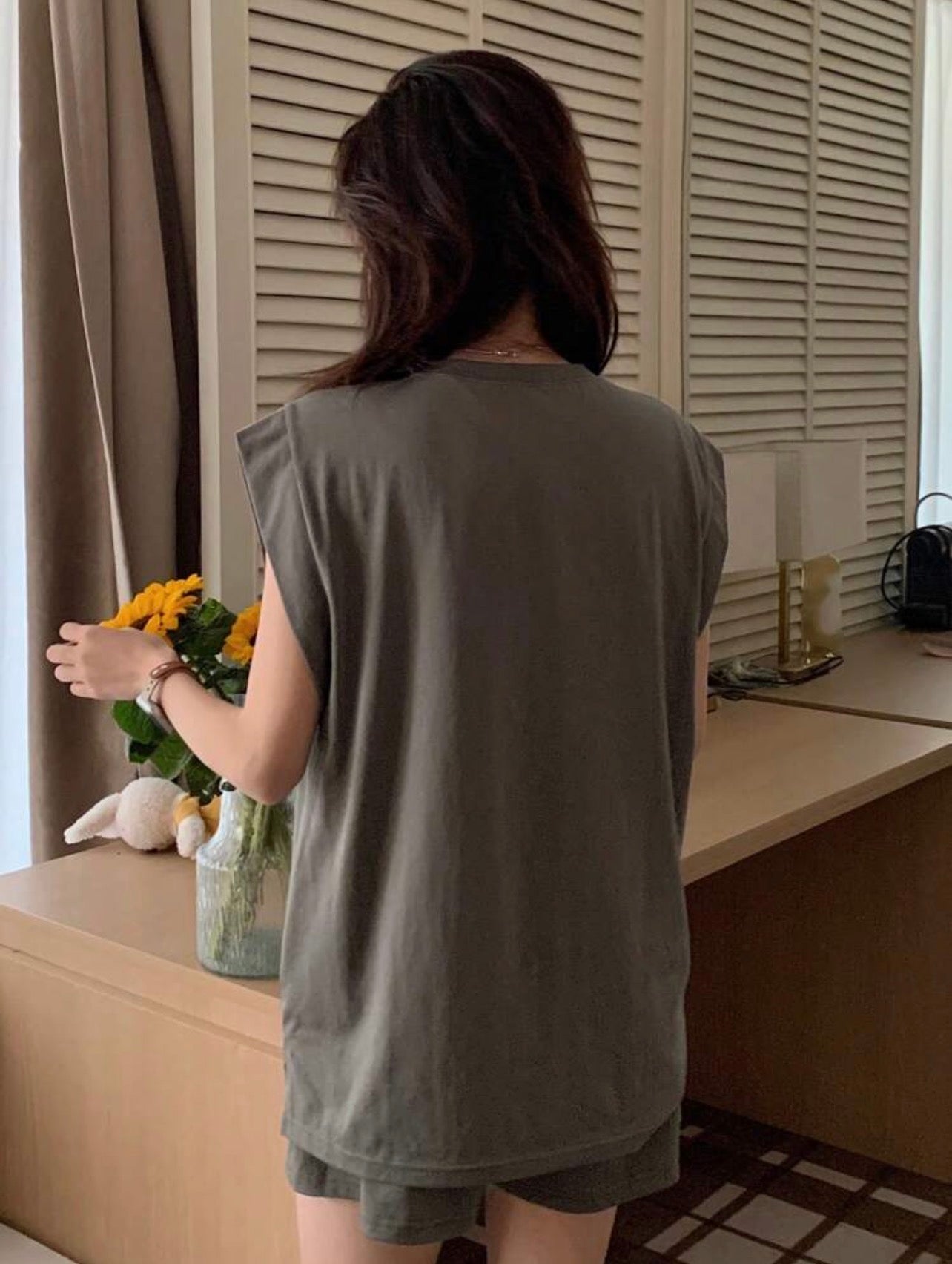 Women’s Solid Color Sleeveless Top & Shorts Minimalist Two-Piece Loungewear Set