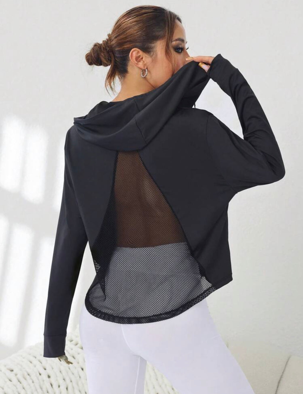 Women’s Hooded Zip-Up Sports Jacket with Contrast Mesh Design