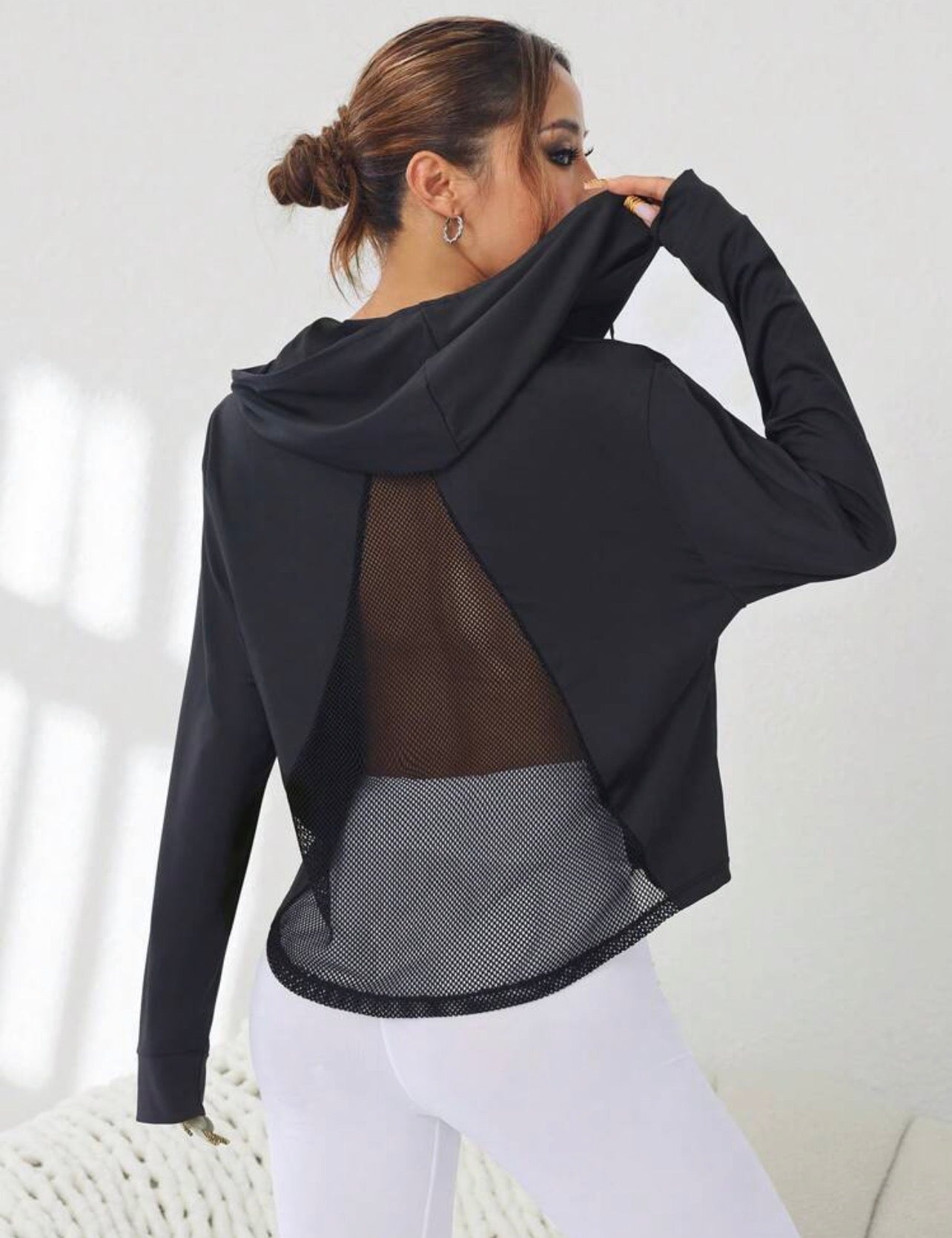 Women’s Hooded Zip-Up Sports Jacket with Contrast Mesh Design