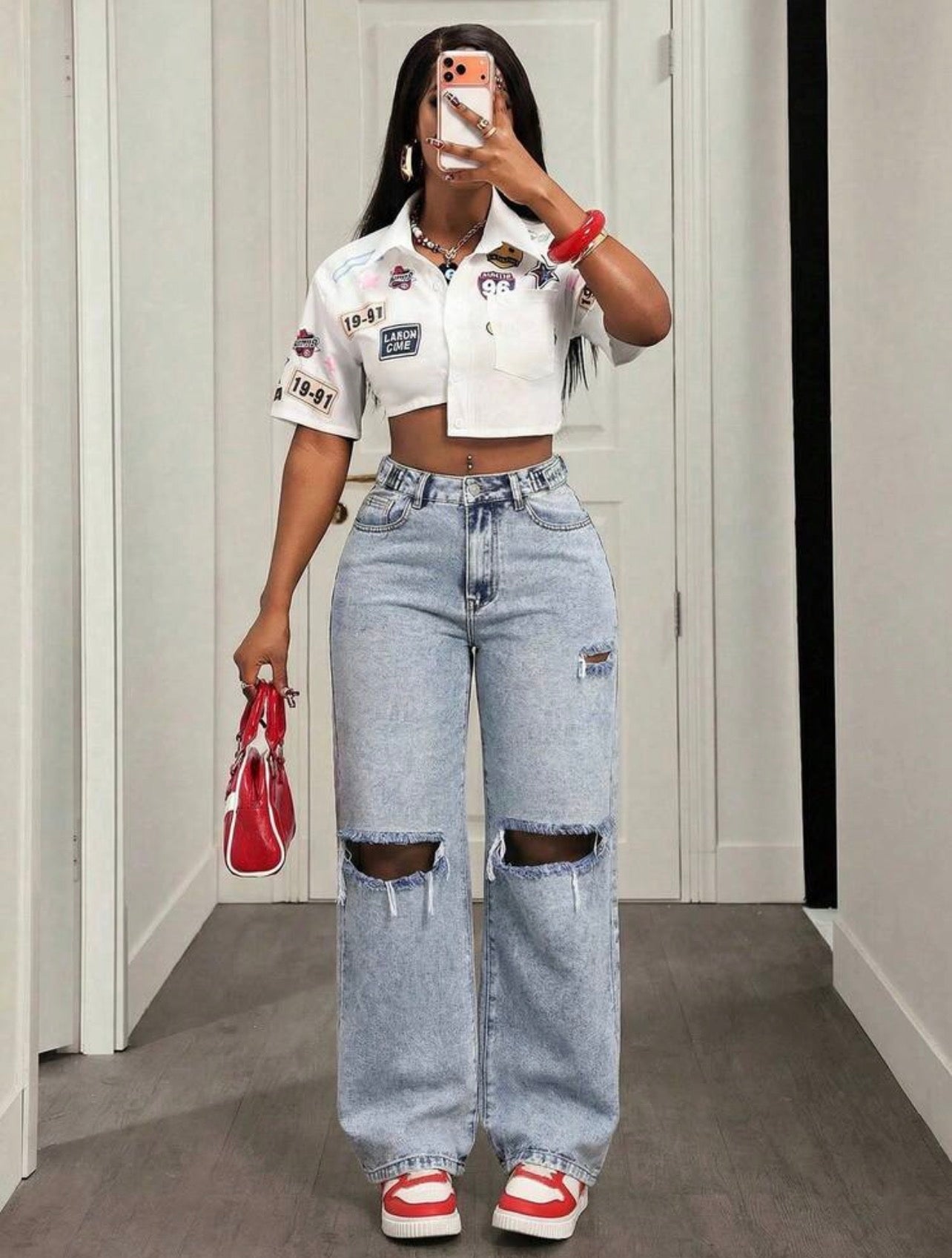 Women’s Distressed Wide Leg Jeans with Pocket & Button Detail