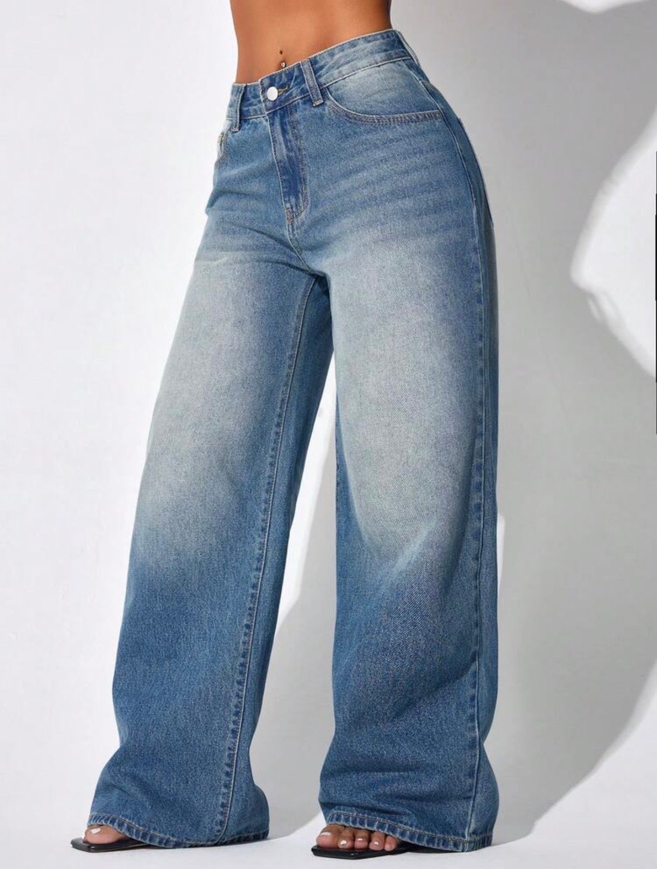 Women’s Low-Waist Wide-Leg Denim Jeans with Slant Pockets – Casual Everyday Wear