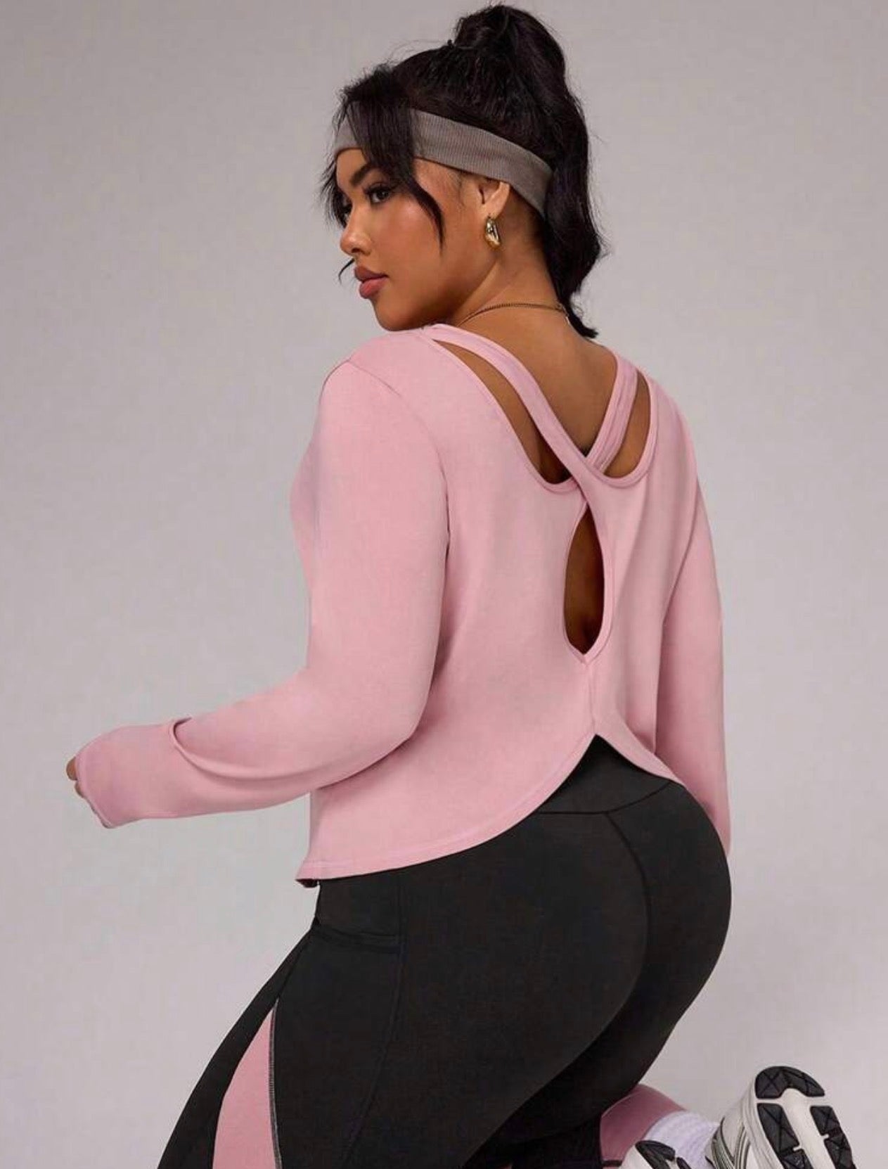 Women’s Plus Size Loose-Fit Long Sleeve Workout Top Set with Back Cutout Design