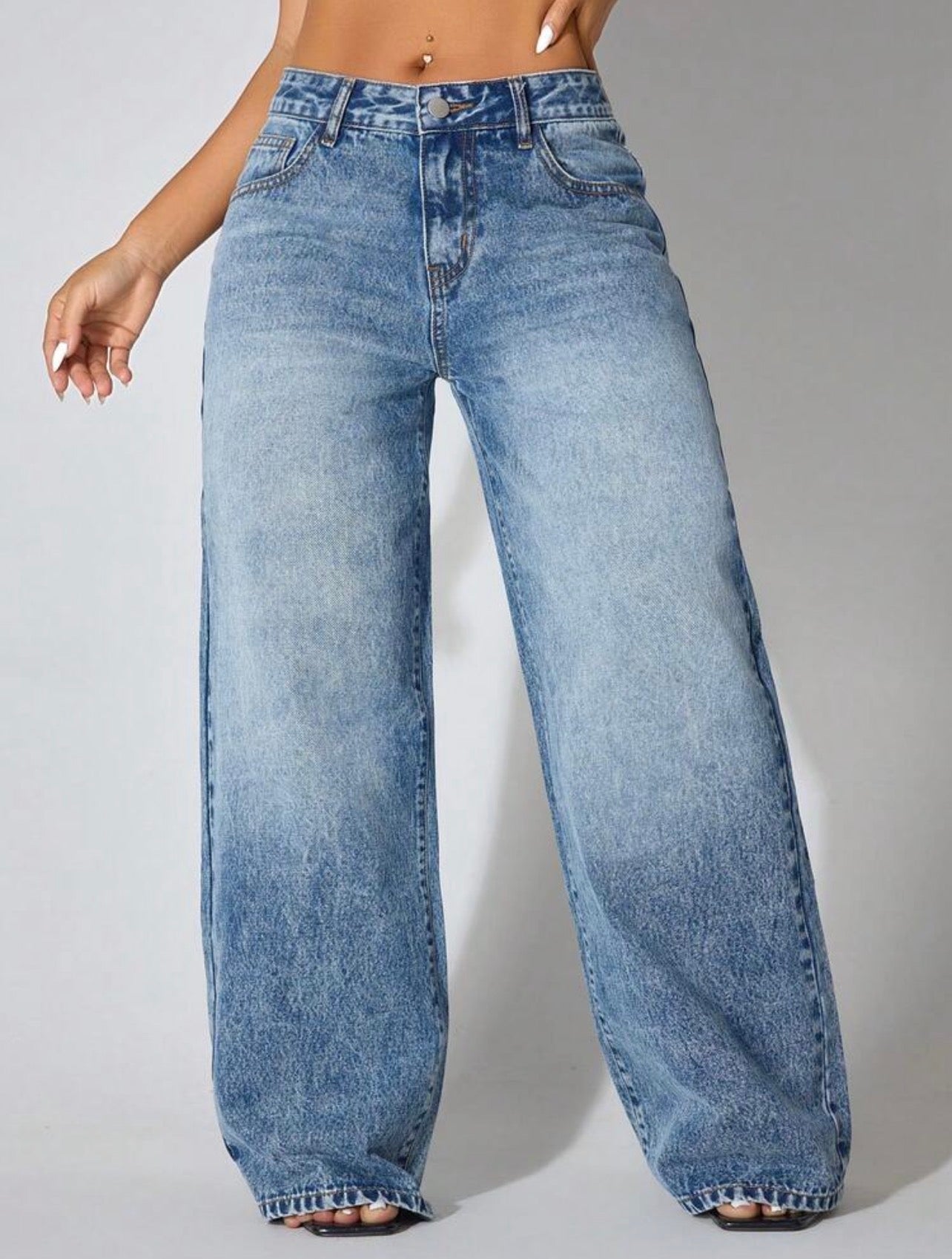 Women’s Low-Waist Wide-Leg Denim Jeans with Slant Pockets – Casual Everyday Wear