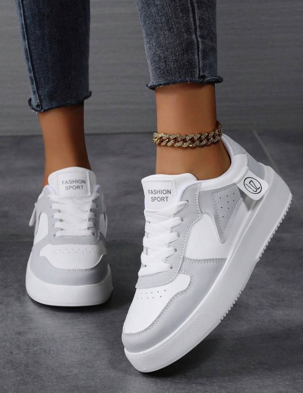 Women’s Lightweight White Casual Sneakers for Everyday Street Style