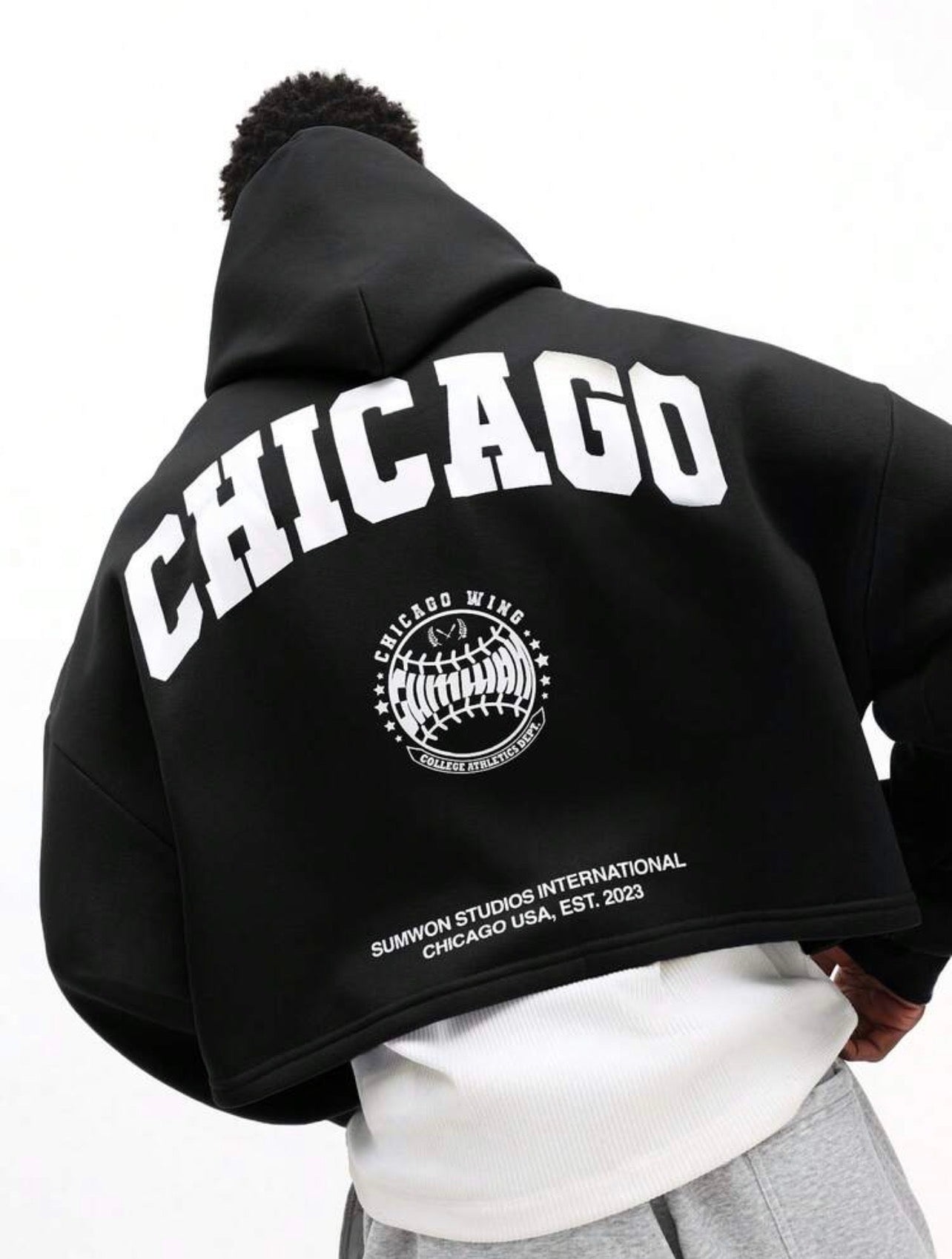 Drop Shoulder Oversized Pullover Hoodie with Embroidered Chicago Logo – Casual Streetwear