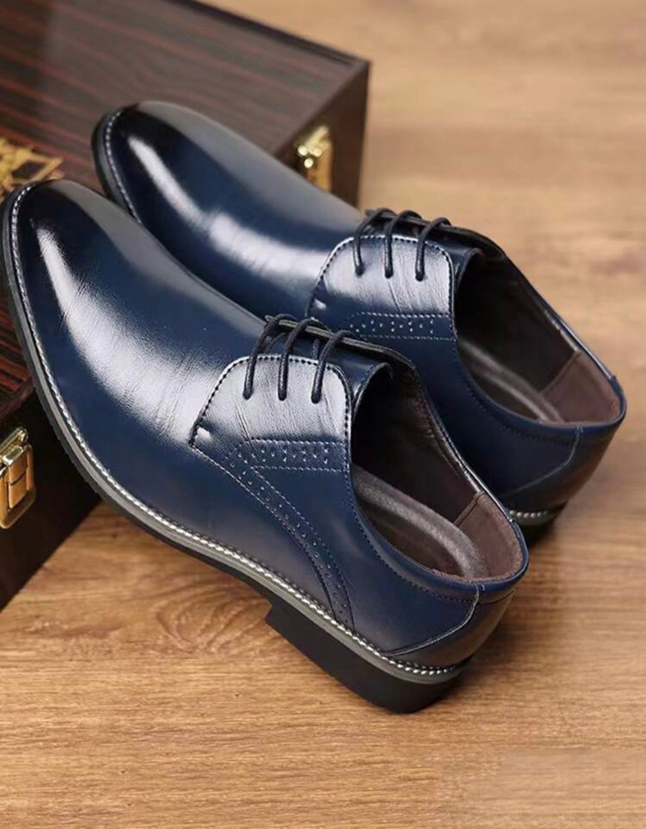 Men’s Pointed Toe Slip-On Business Casual Dress Shoes with Comfortable Low-Top Design