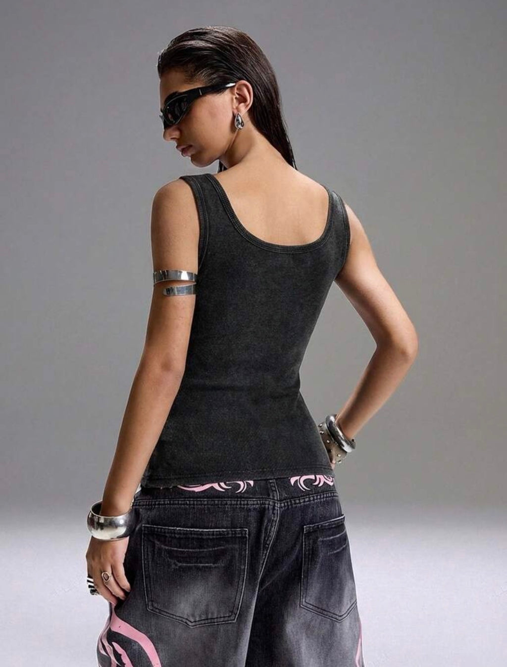 Minimalist Metal-Detail Camisole Tank Top for Women – Casual Summer Sleeveless Top